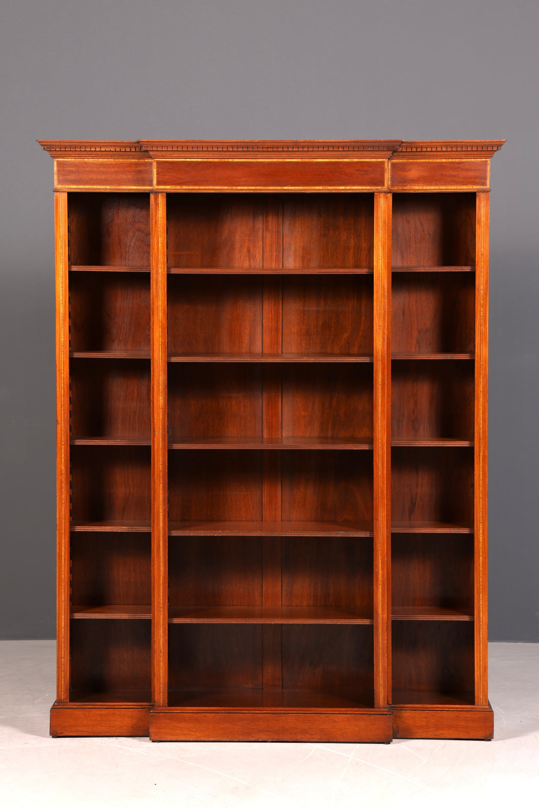Traumhaftes Englisches XXL Bücherregal Antik Regal Bookshelf Buchablage 60s
