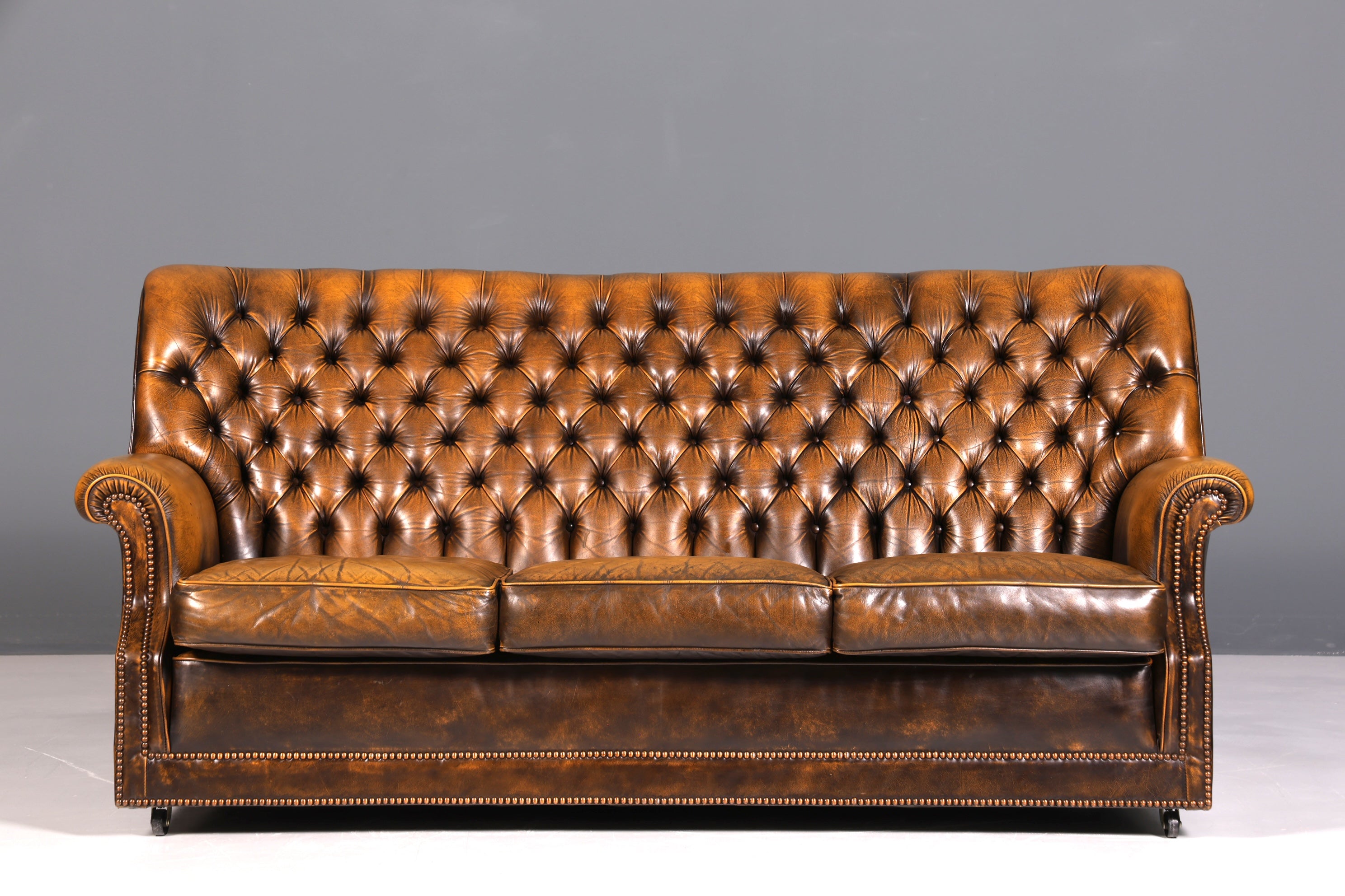 Stilvolles Original Chesterfield Sofa 3-Sitzer Couch England Polstersofa