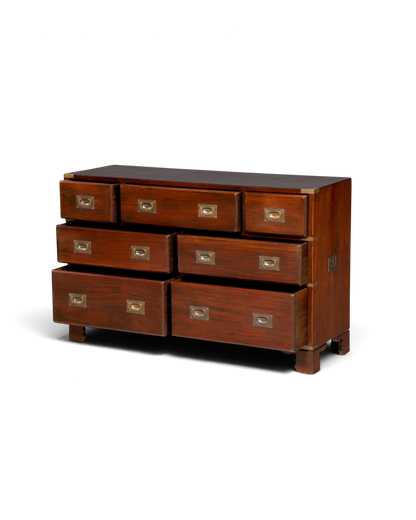 Hauptstadt Möblerei Sideboard im Military Chest Stil aus dunklem Echtholz mit Messingbeschlägen und Schubladen