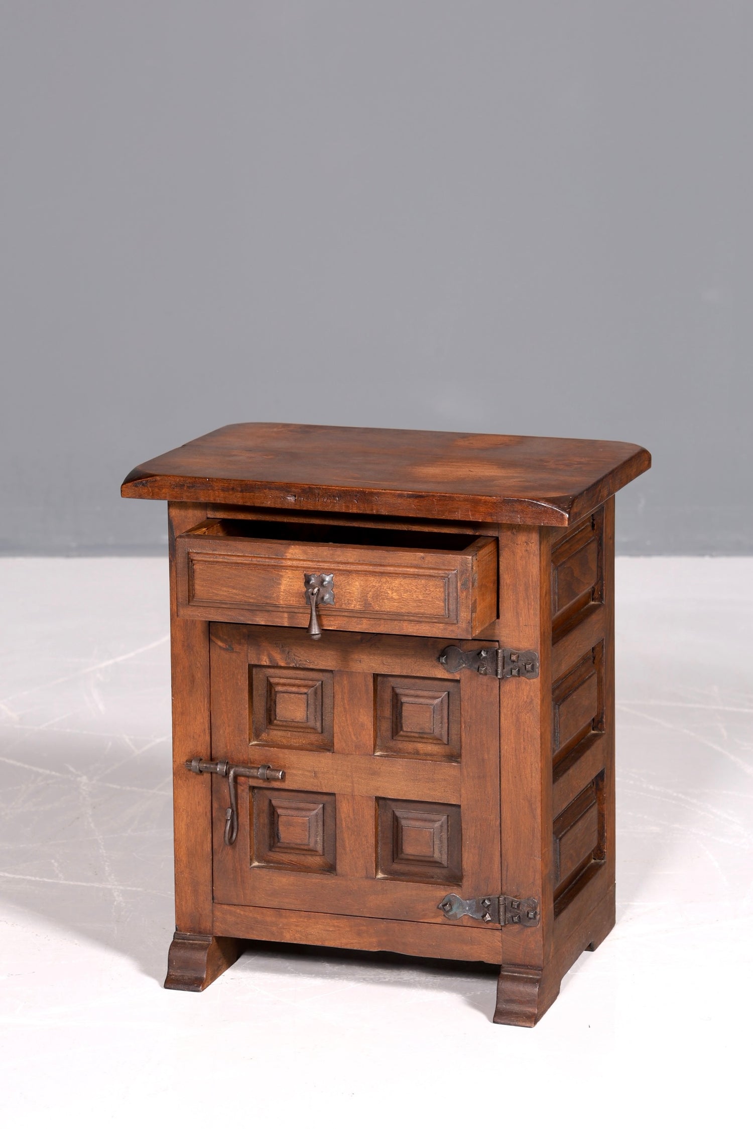 Wunderschöne Spanische Kommode echt Holz Nachttisch Kommode rustikaler Nightstand