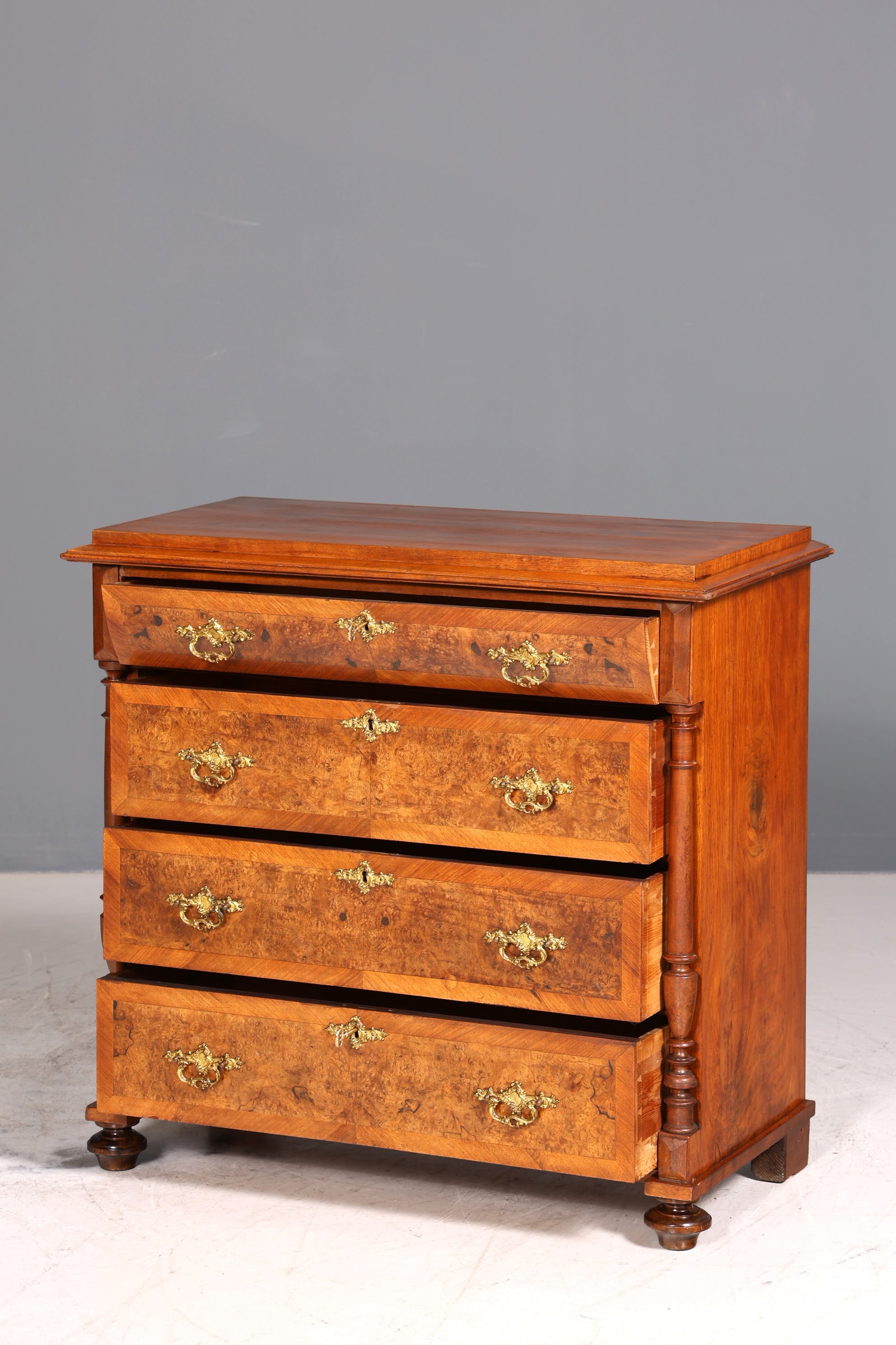 Traumhafte Gründerzeit Kommode Louis Philippe Nussbaum Schubladen Kommode Sideboard um 1880