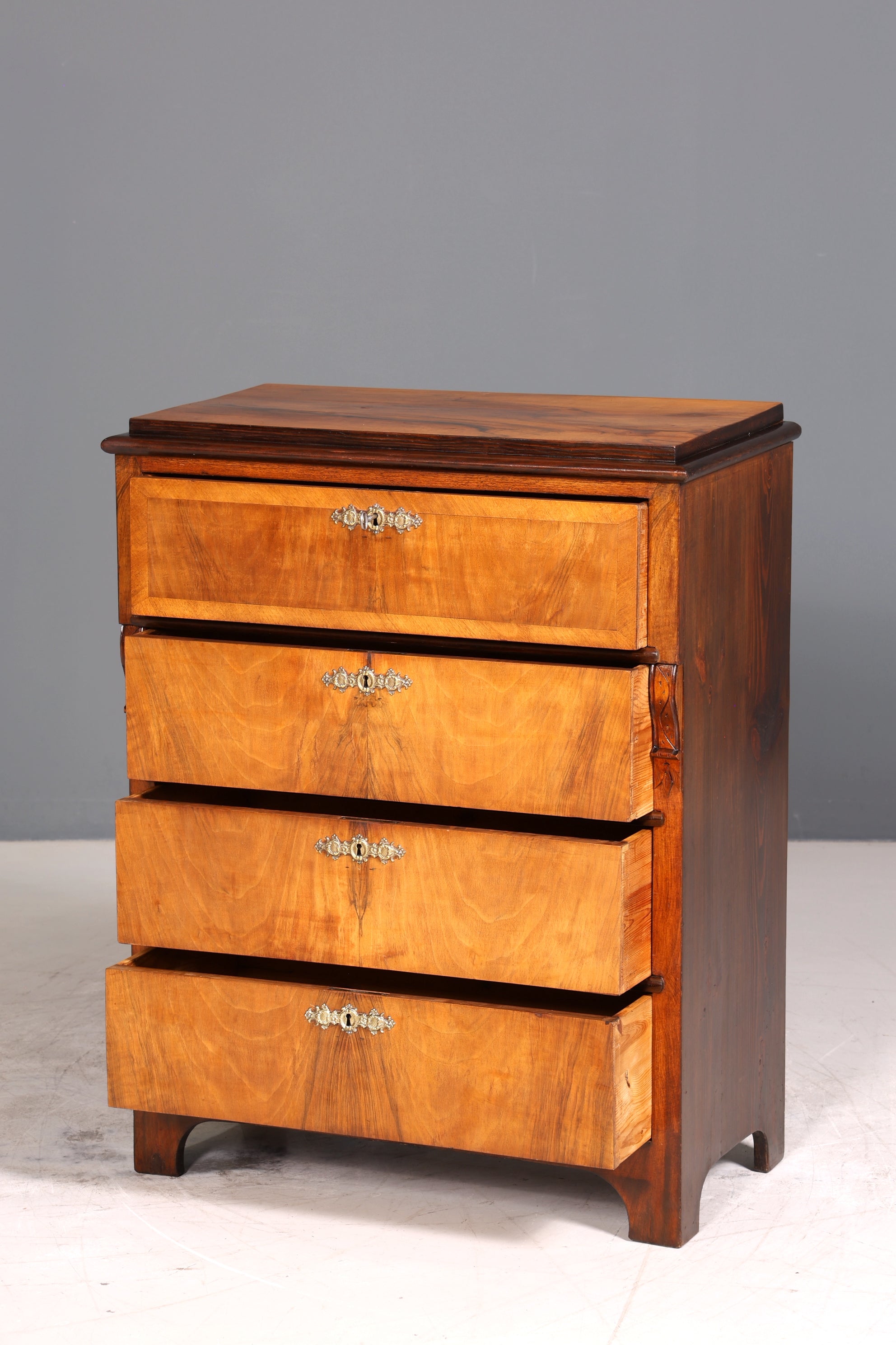 E900 Finish Traumhafte Gründerzeit Kommode Jugendstil Schubladenkommode Antik Vertiko Wäschekommode