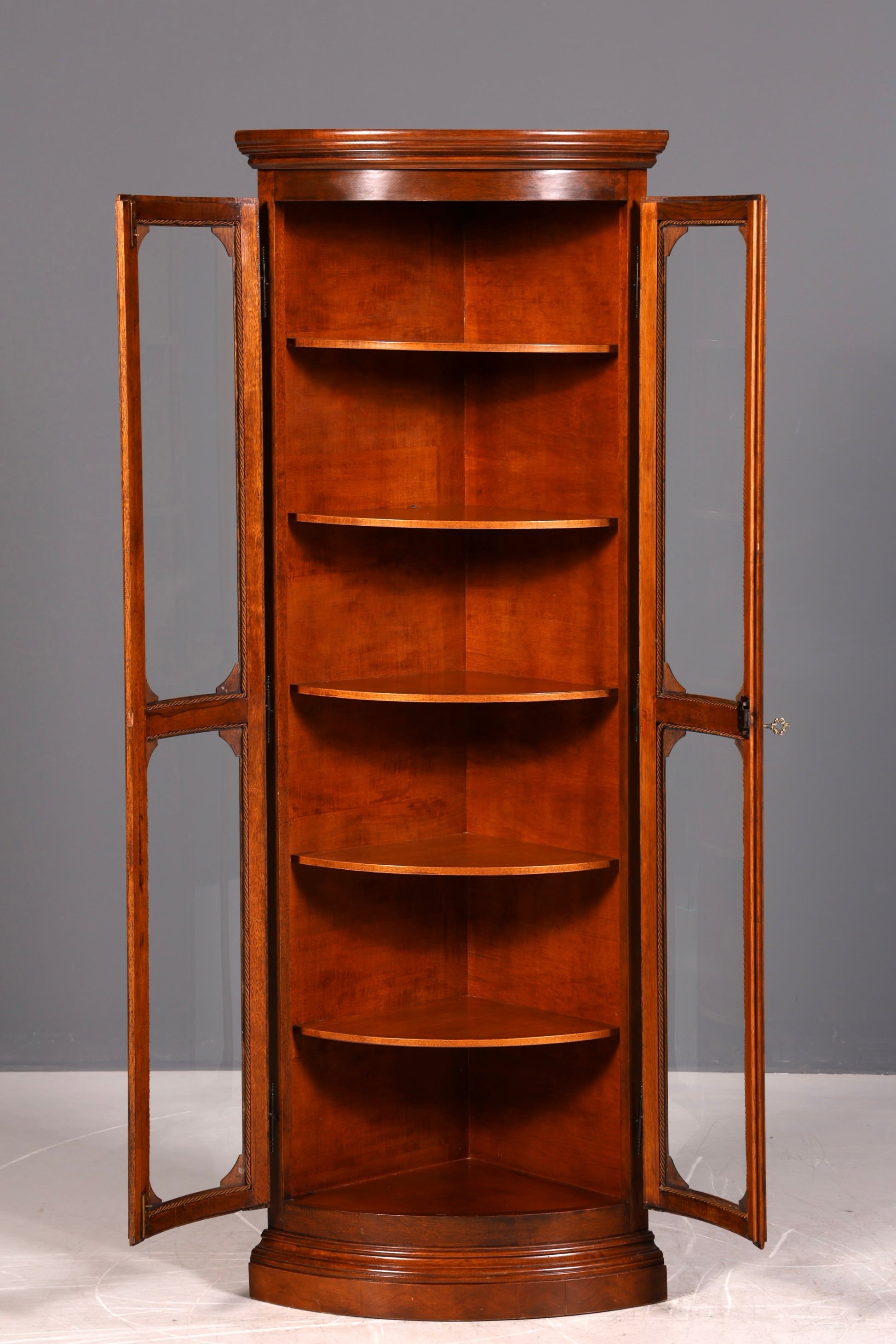 G469 Finish cm Wunderschöne Englische Eckvitrine Mahagoni Antik 60s echt Holz Schrank Eckschrank Glasvitrine (Kopie)