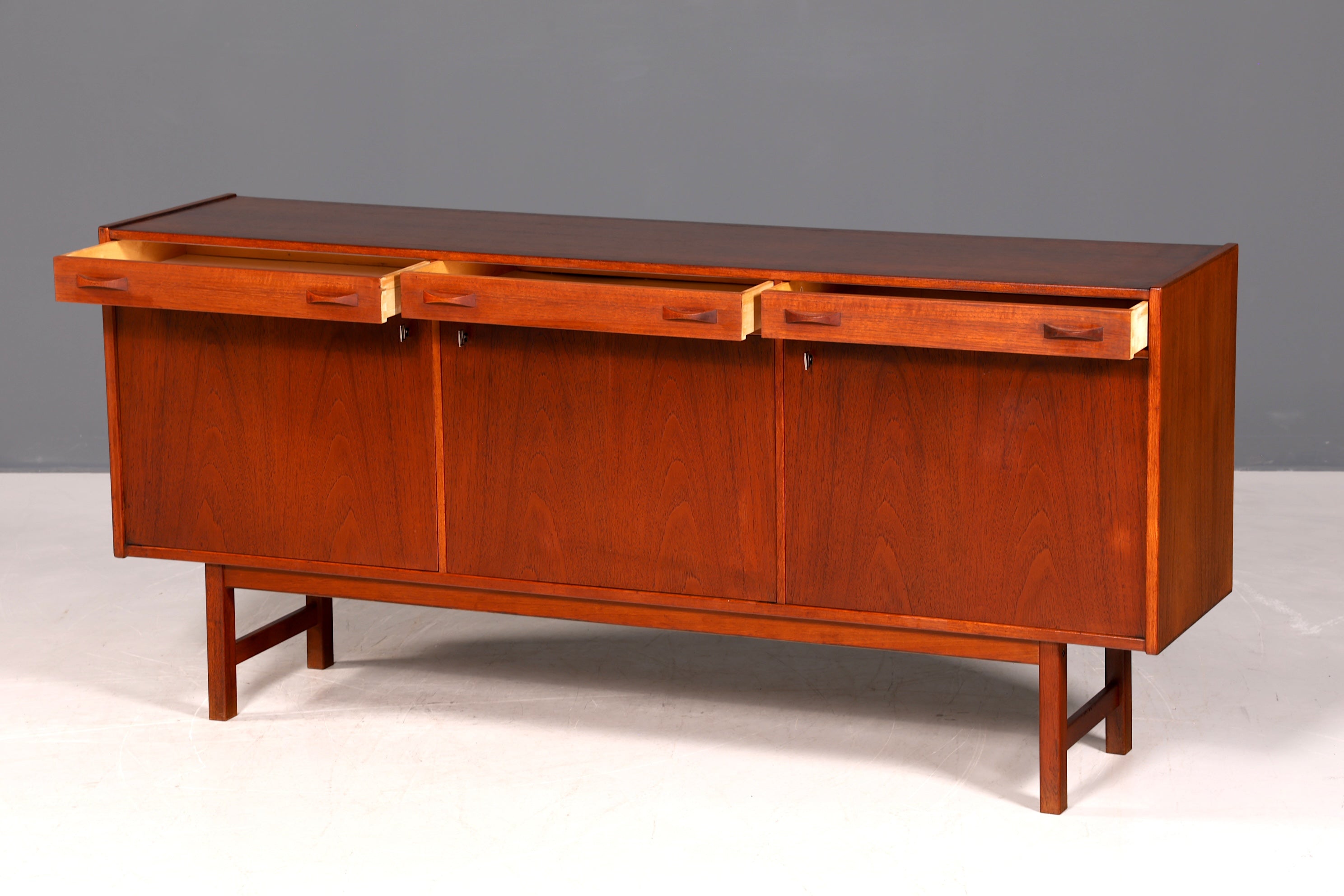 G219 Finish cm Teak von uns dunkel lackiert