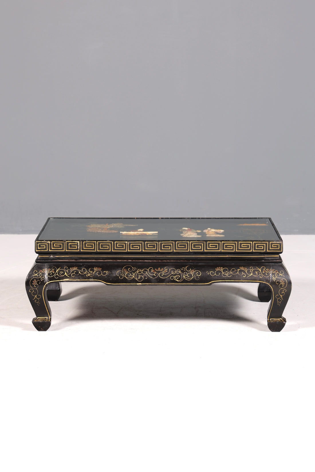 Traumhafter Chinesischer Couchtisch Asia Tisch Ablagetisch mit Asiatischen Motiven