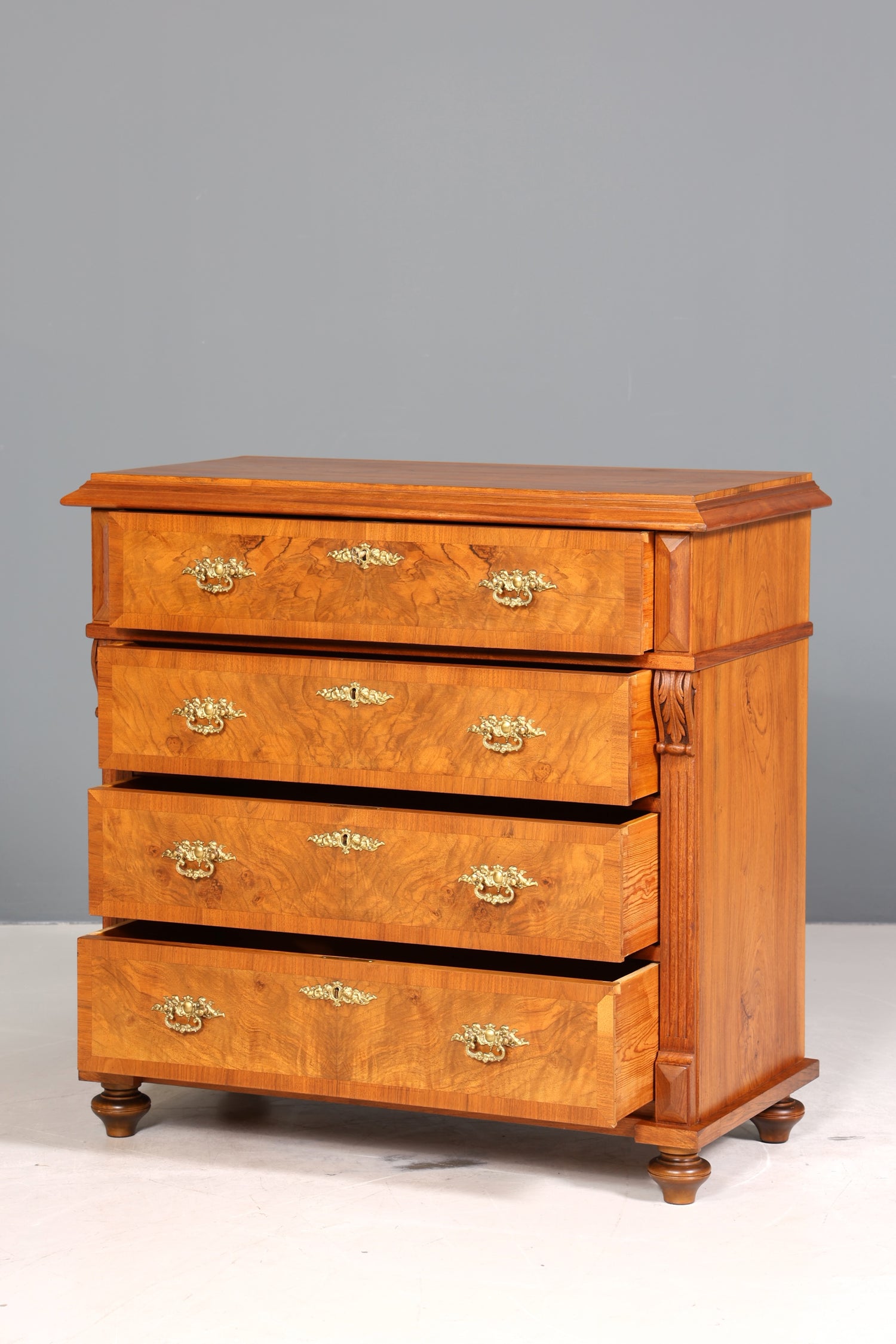 Stilvolle Gründerzeit Kommode Jugendstil Antik Sideboard Schubladenkommode Wäschekommode