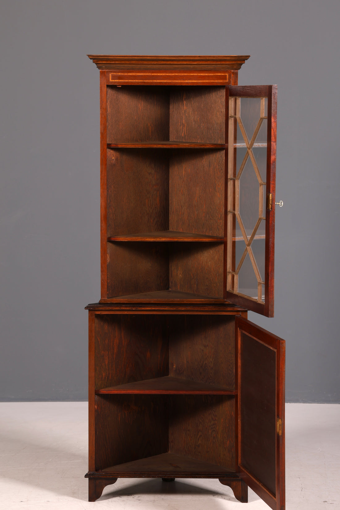 G577 Finish cm Wunderschöne Englische Eckvitrine Mahagoni Antik 60s echt Holz Schrank Eckschrank Glasvitrine (Kopie)