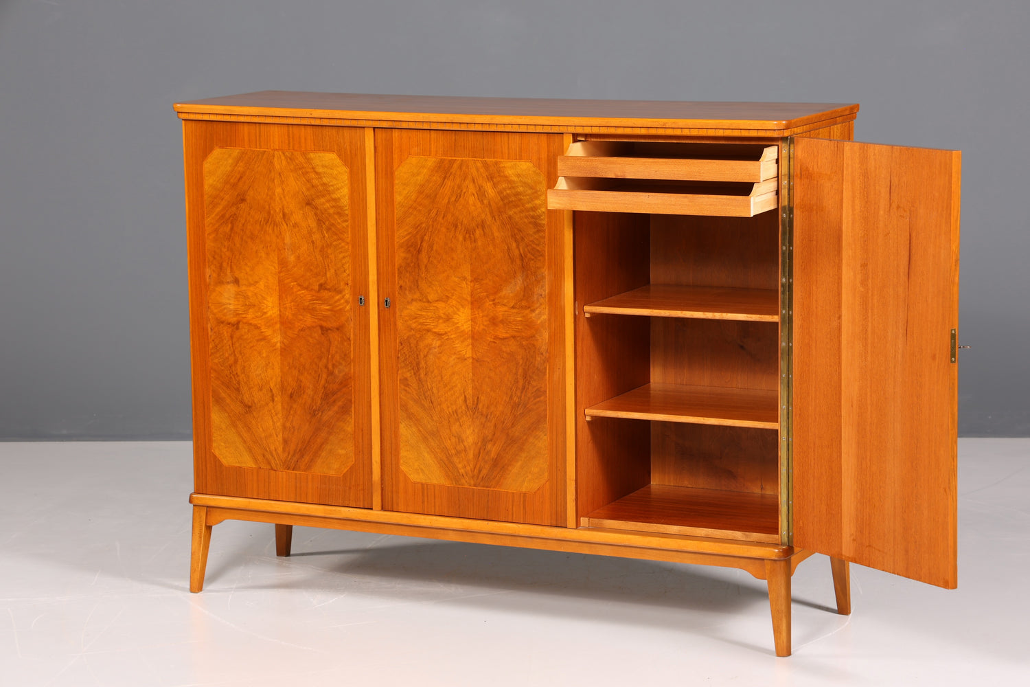 Wunderschöner Mid Century Schrank 60er Jahre Highboard Wäscheschrank Aktenschrank Kommode