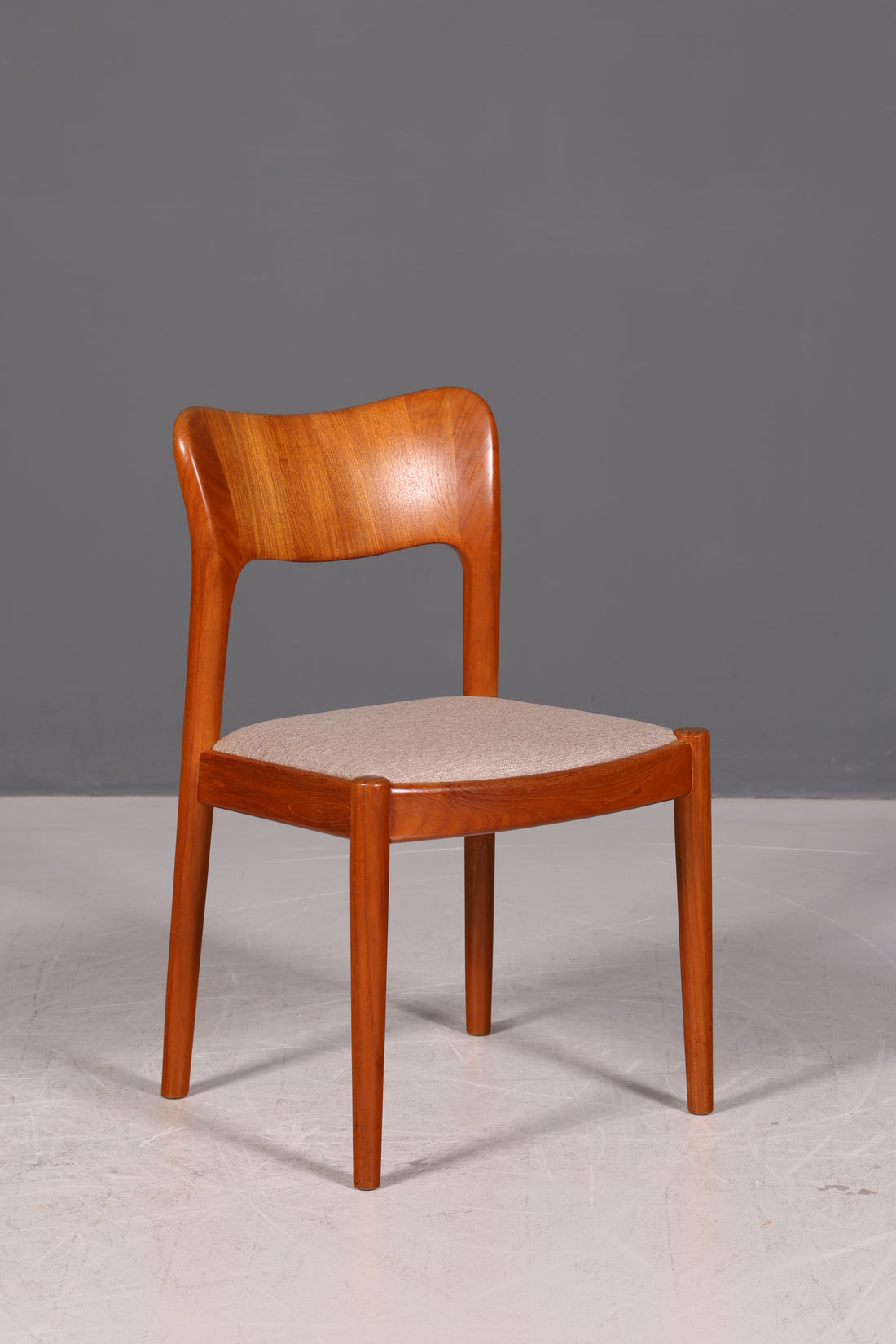 Edler Mid Century Stuhl der Marke Niels Koefoed Koefoeds Hornslet Modell 177 Teak Danish Design Esszimmerstuhl Küchenstuhl Vintage
