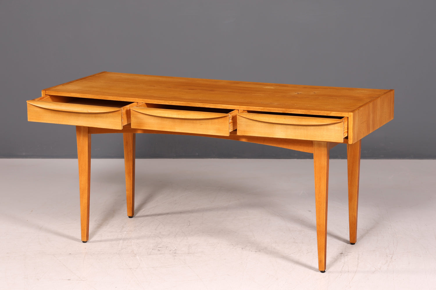 G443 Finish Wunderschöner Mid Century Schreibtisch Danish Design Bürotisch 60er Jahre Office Table (Kopie 2)