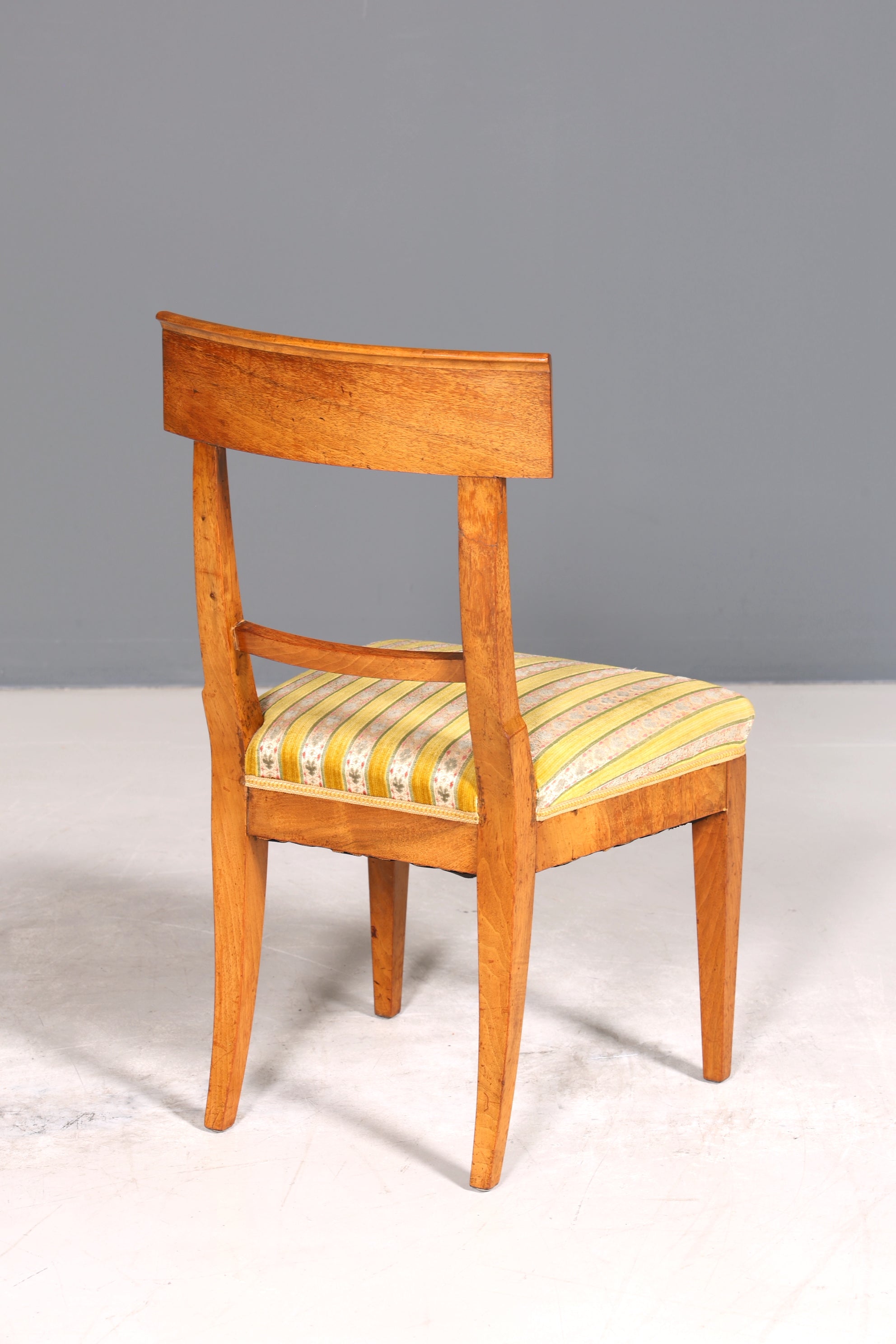 Traumhafter Biedermeier Stuhl Antik Küchenstuhl echt Holz Sekretär Stuhl Esszimmer Stuhl 1 von 2