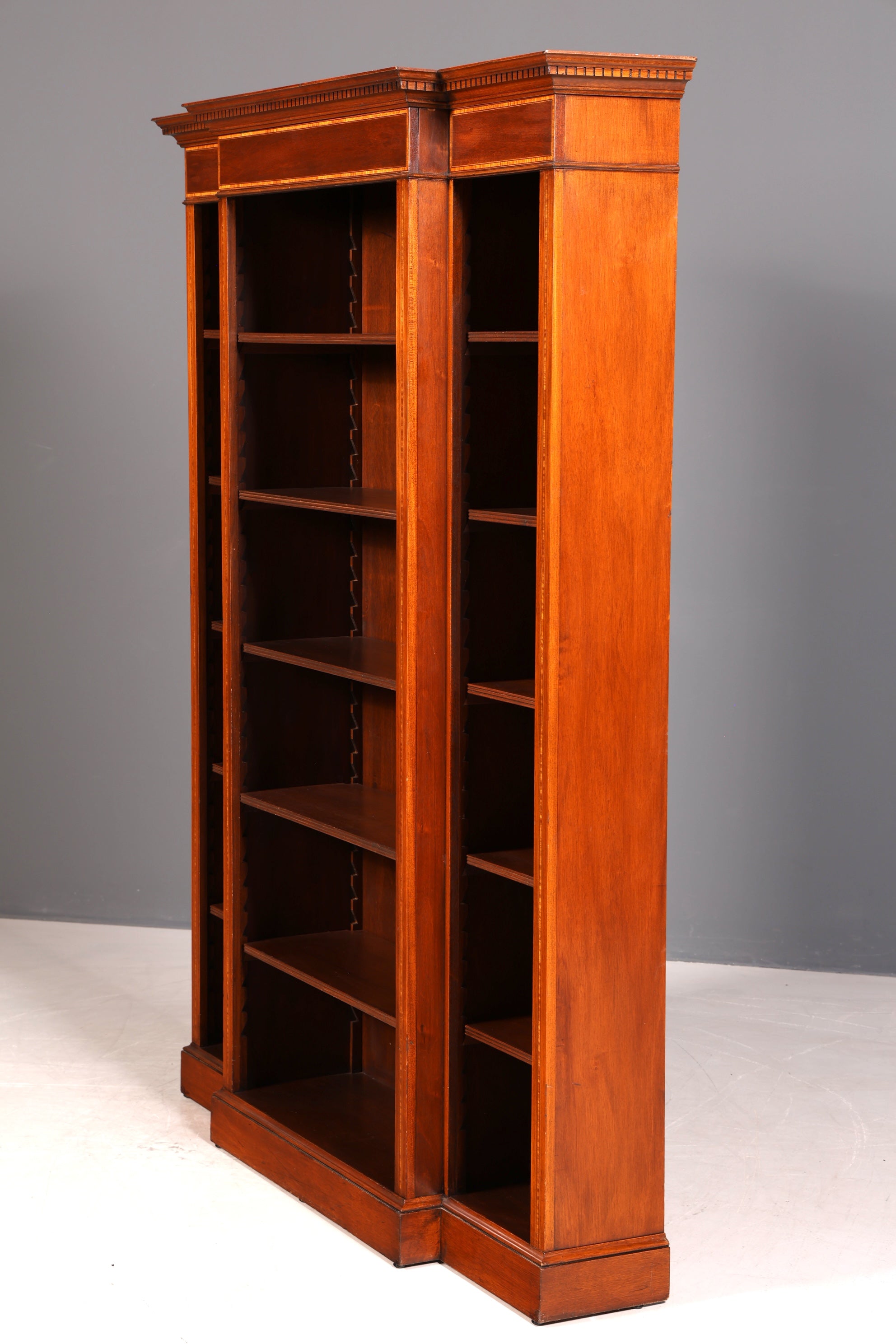 Traumhaftes Englisches XXL Bücherregal Antik Regal Bookshelf Buchablage 60s