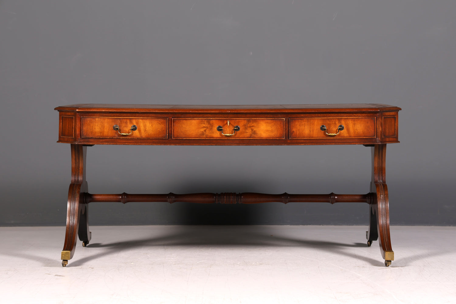 Wunderschöner Englischer Schreibtisch Office Table Mahagoni Partner Desk Echt Lederauflage Regency Partner Desk Bürotisch