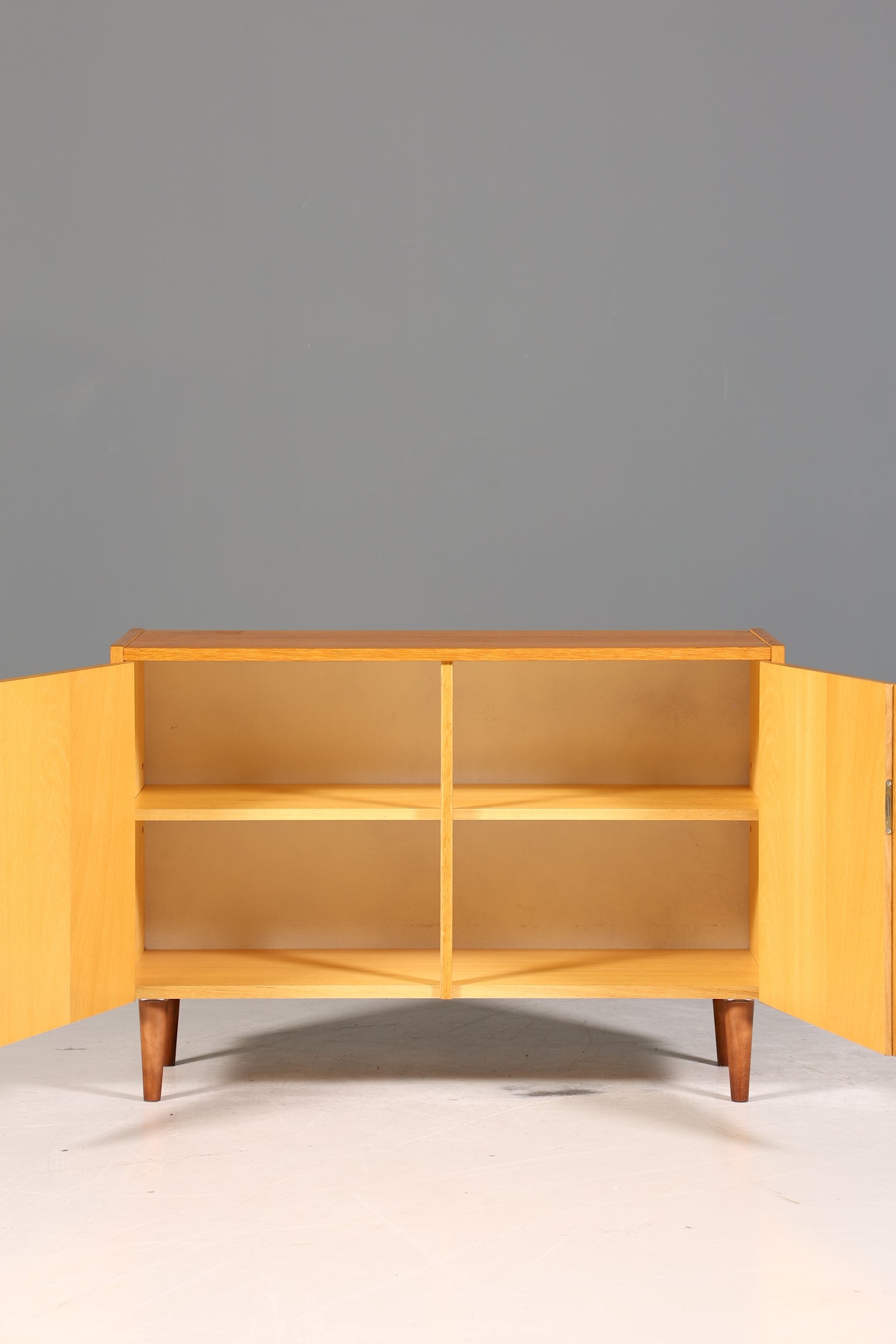 Wunderschöner Mid Century Schrank Vintage Kommode Retro Flur Kommode 60s 1 von 2