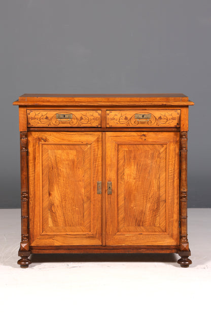 Beautiful Gründerzeit (late 19th-century) cabinet, Louis Philippe walnut chest of drawers, circa 1880