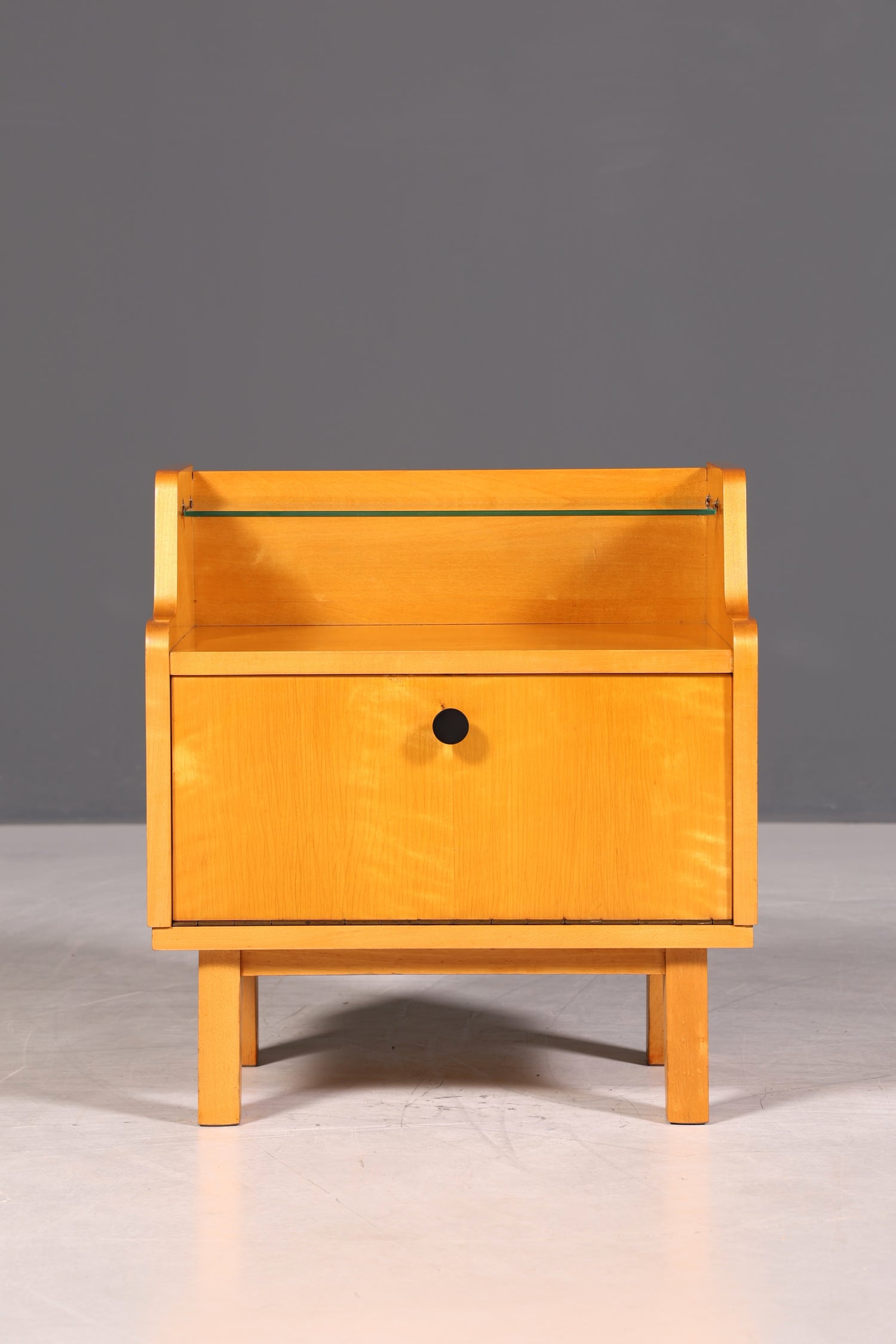 Schlichte Mid Century Kommode Vintage Klappschränkchen Danish Design Nachttisch 1 von 2