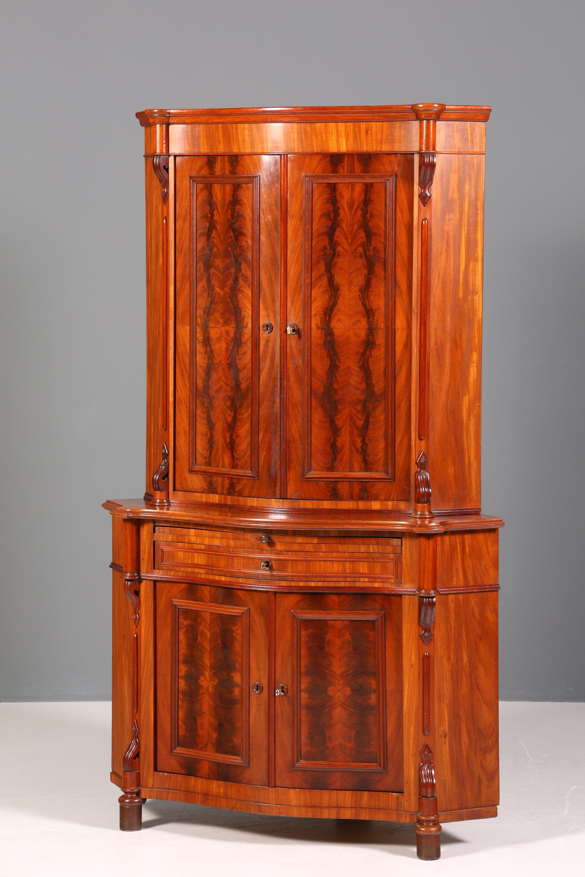 Traumhafter Louis Philippe Eckschrank Antik Gründerzeit Schrank um 1880