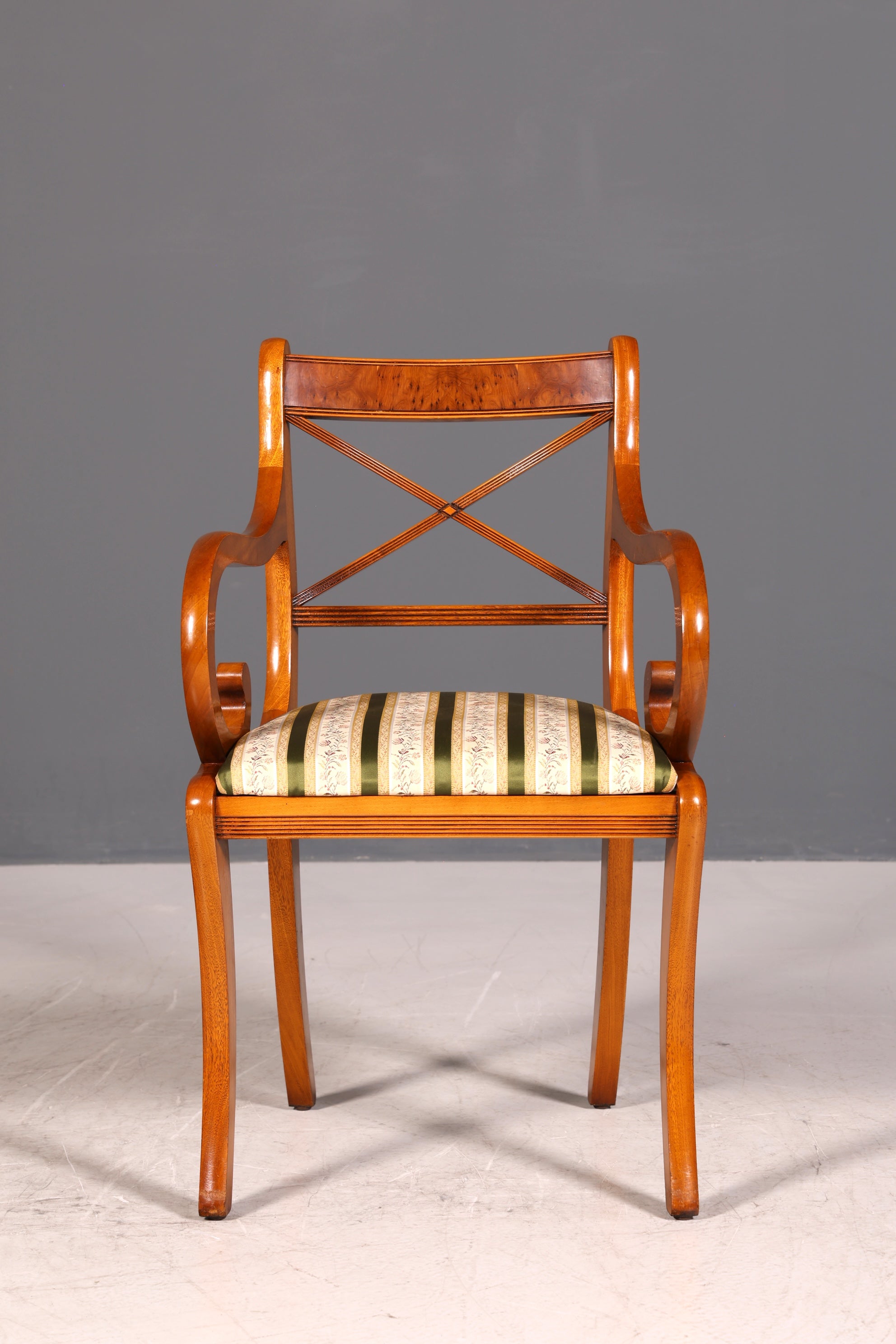 Wunderschöner Englischer Stuhl UK Armlehnstuhl Antik Stil Regency Sekretär Stuhl Eibe Polsterstuhl 4 von 5