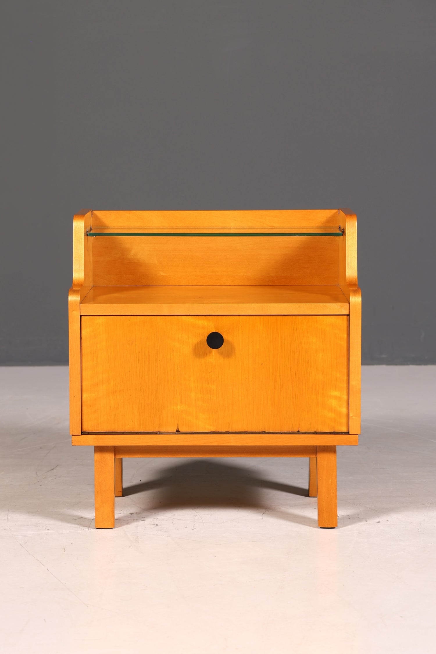 Schlichte Mid Century Kommode Vintage Klappschränkchen Danish Design Nachttisch 2 von 2