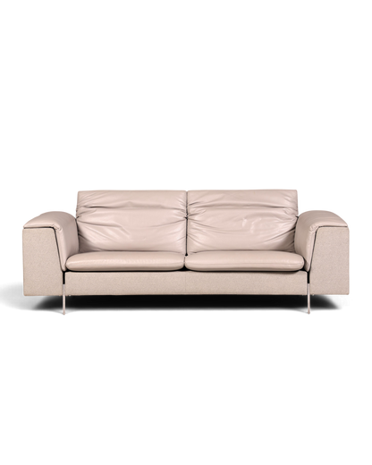 Hauptstadt Möblerei Ligne Roset tasarım gri deri ve kumaş kombinasyonlu modern 2-3 kişilik lüks salon koltuğu