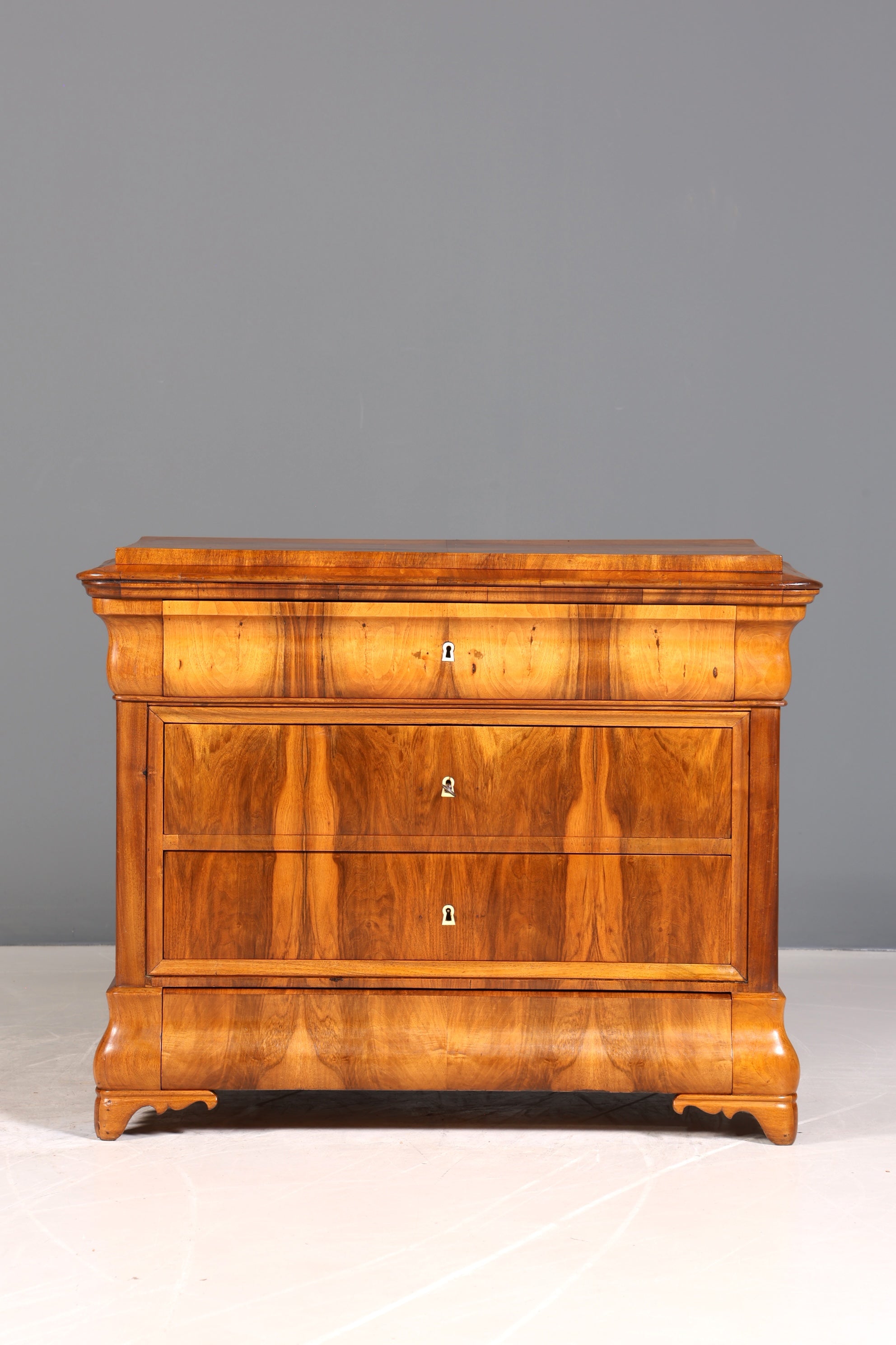 Stilvolle Original Biedermeier Kommode um 1860 Antik Schrank Schubladenkommode Wäschekommode