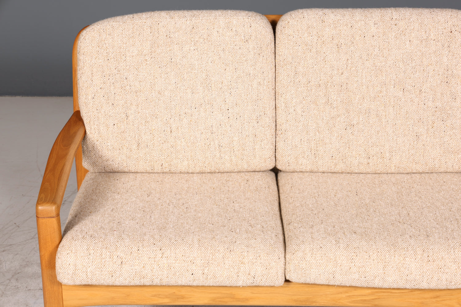 Wunderschönes Original Dyrlund Sofa Mid Century Couch echt Holz 3- Sitzer Canapé