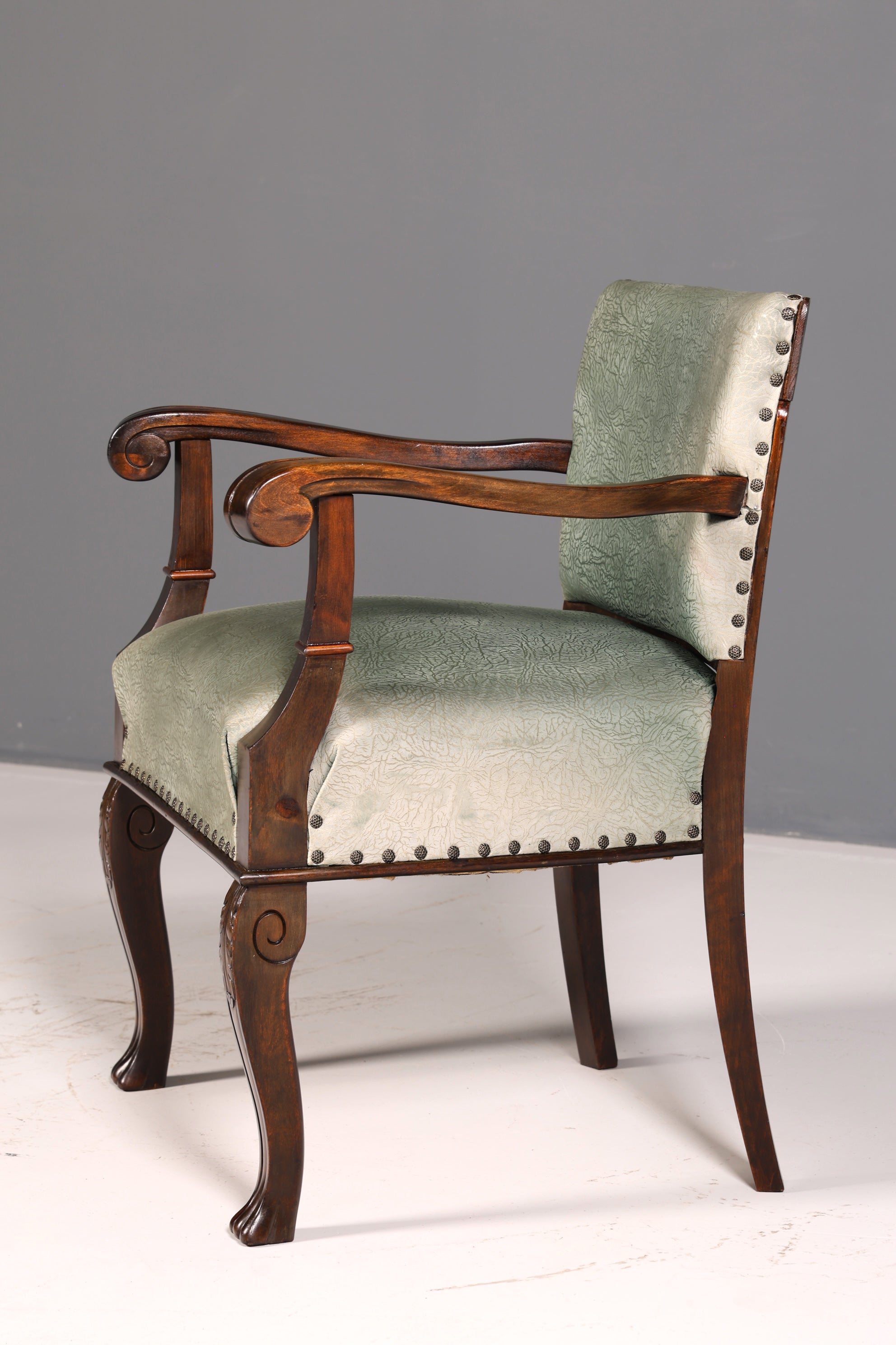 Beautiful Neo-Renaissance armchair from the Gründerzeit period, antique, circa 1910, suitable for a gentleman’s room