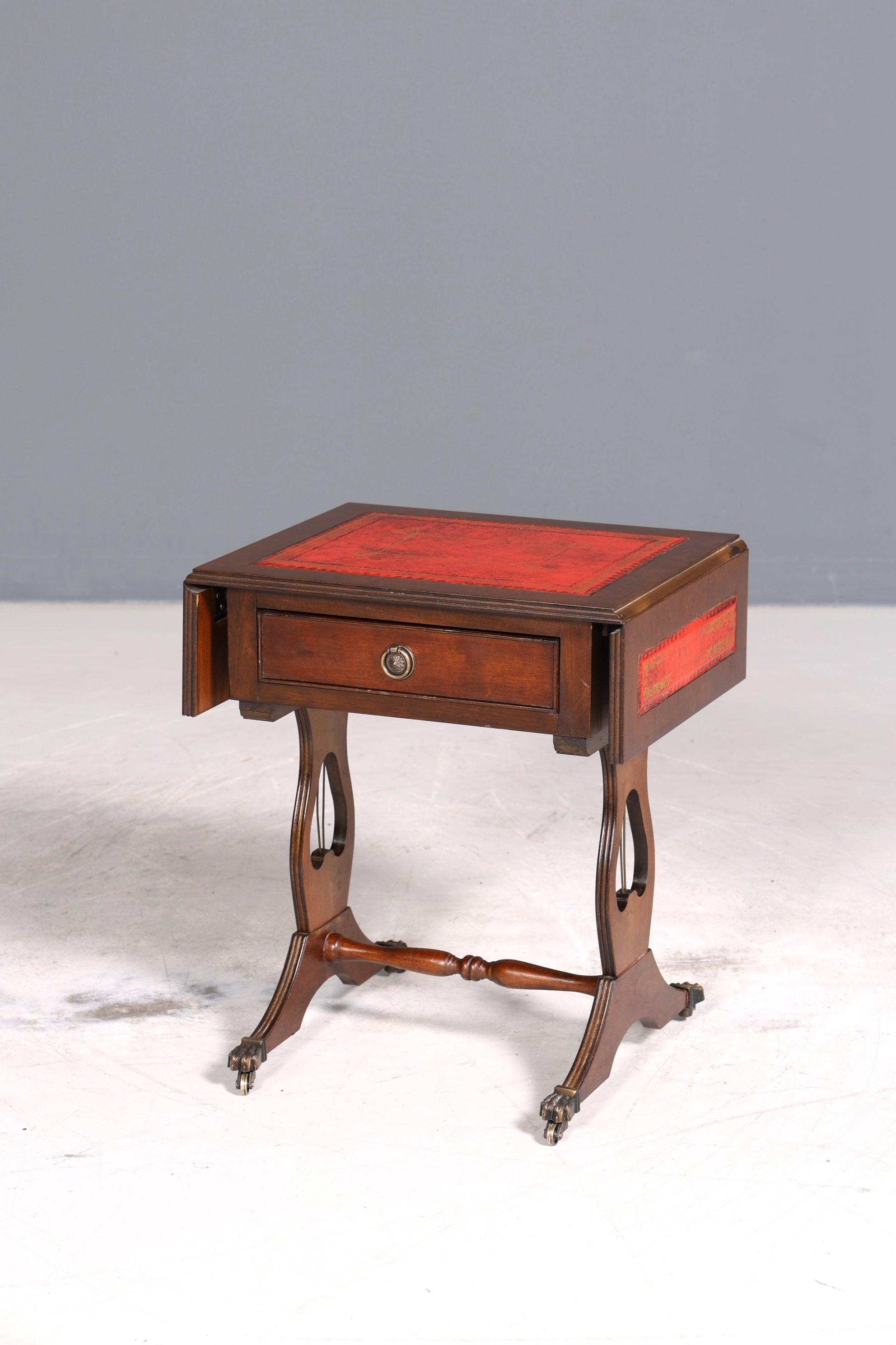 Wunderschöner Englischer Tisch Mahagoni Klapptisch Beistelltisch Englisch echt Leder Antik 60s Ablage