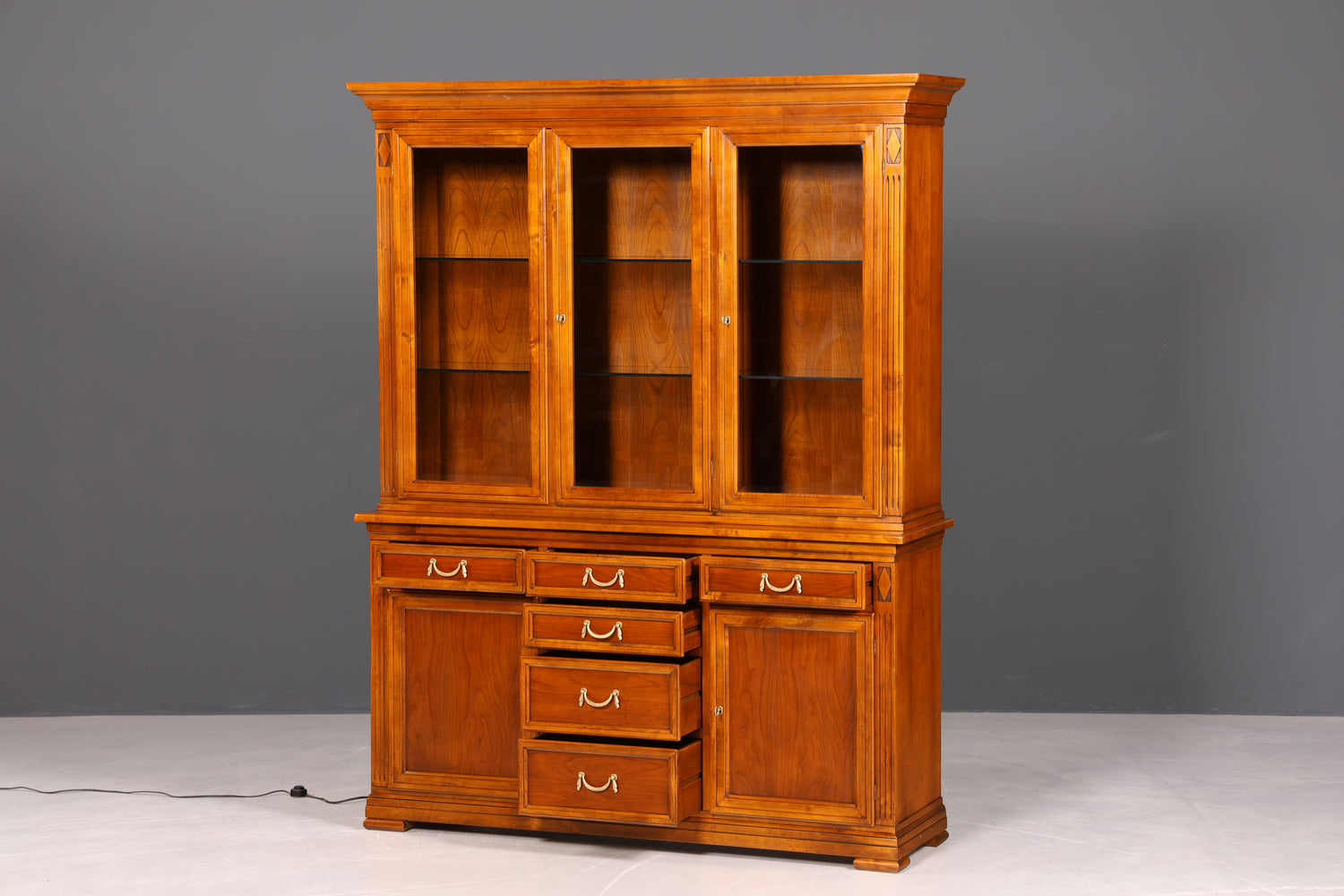 Traumhafte Original Selva Vitrine Antik Stil massiv Holz Buffet Villa Borghese Schrank Bibliothek