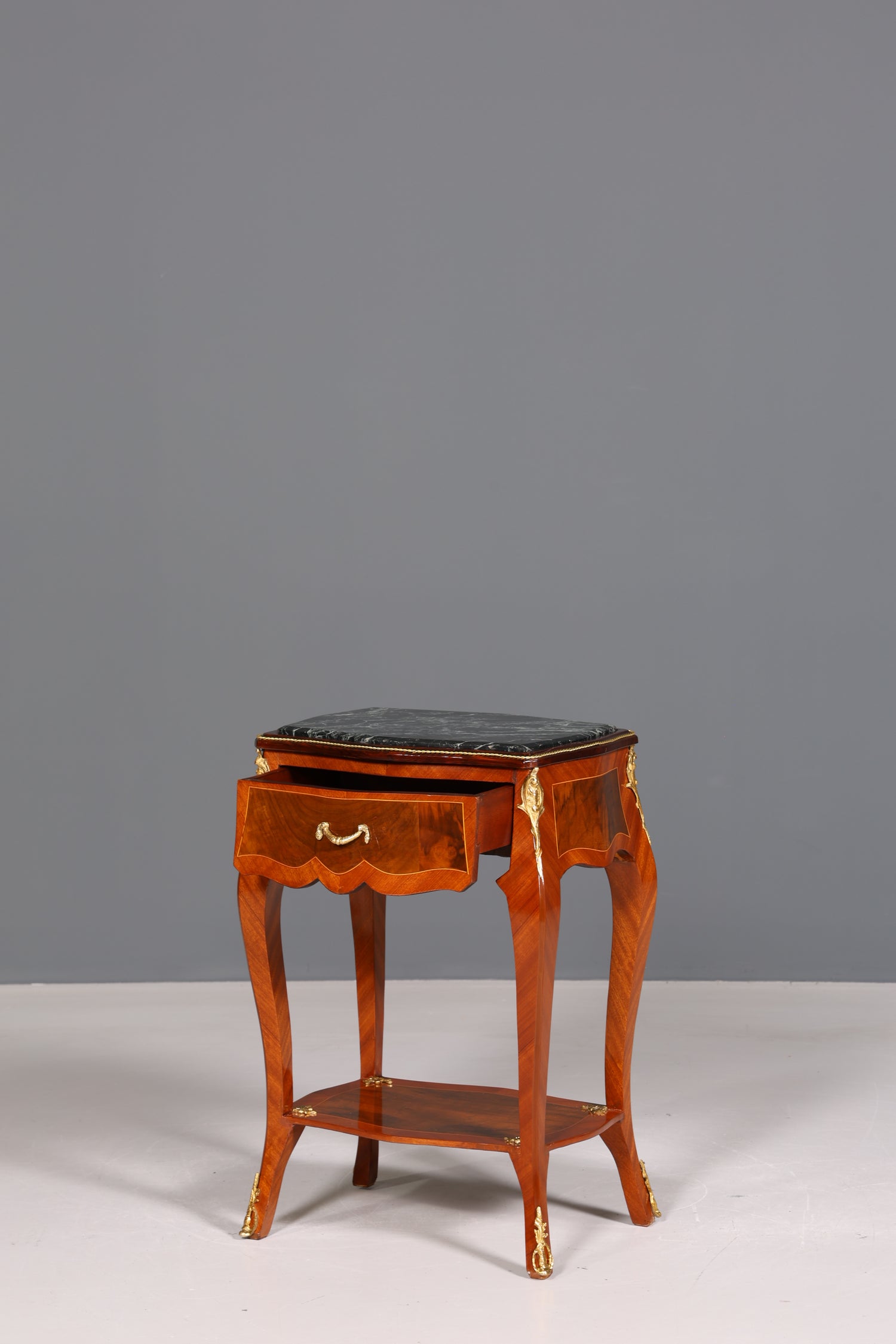 Wunderschöner Louis XV Beistelltisch Barock Stil Ablagetisch Marmor Kommode Telefontisch