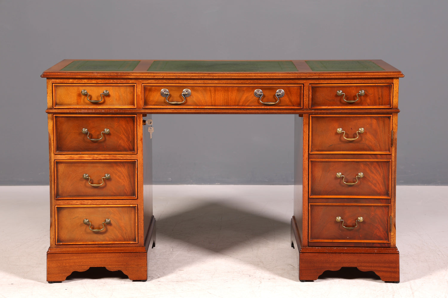 Wunderschöner Englischer Schreibtisch Englisch Eibe Desk Leder Auflage Antik Stil Bürotisch Office Desk