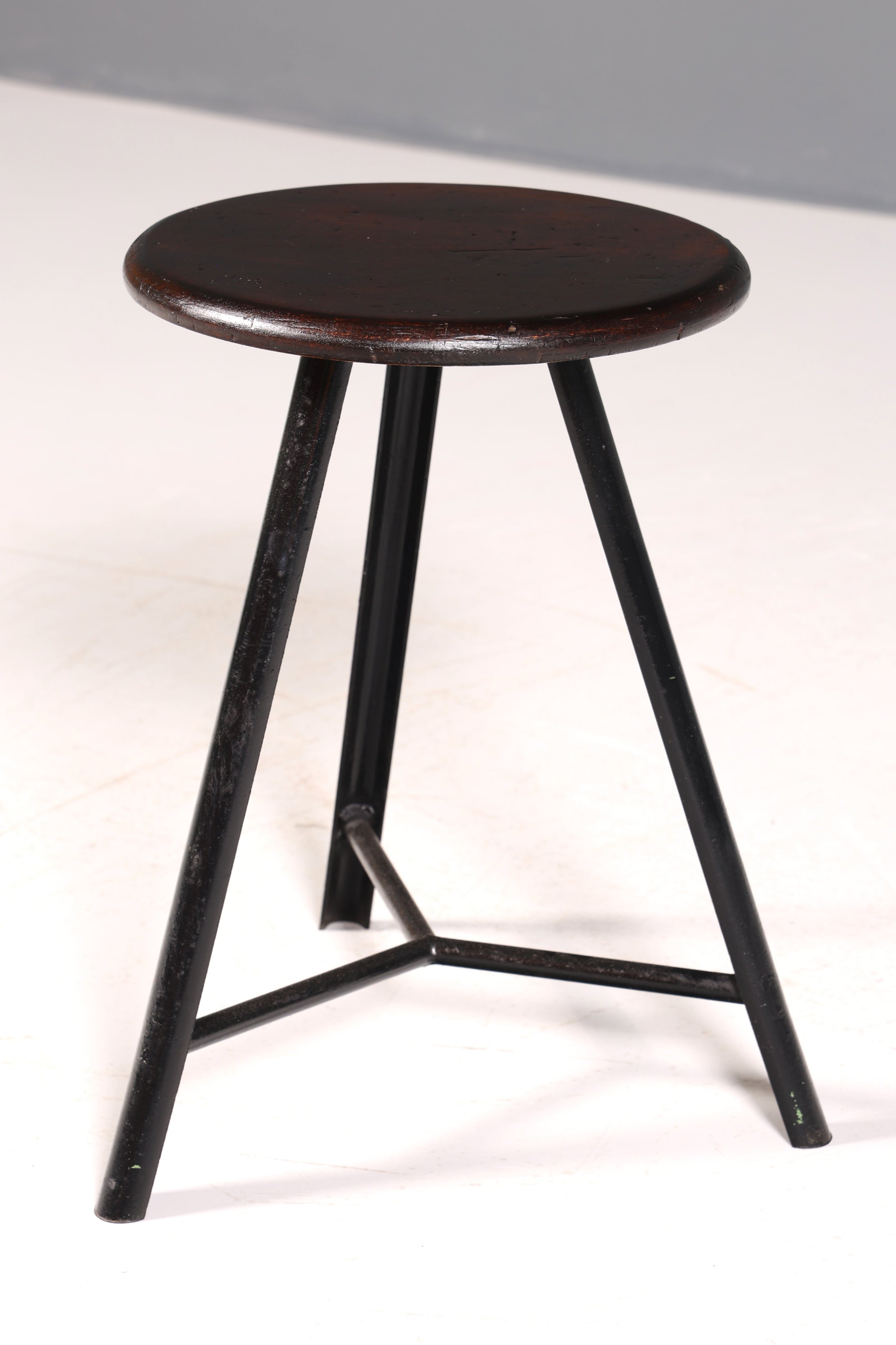 Wunderschöner Mid Century Hocker Bistro Hocker Vintage Industrial Stil Stuhl 60s