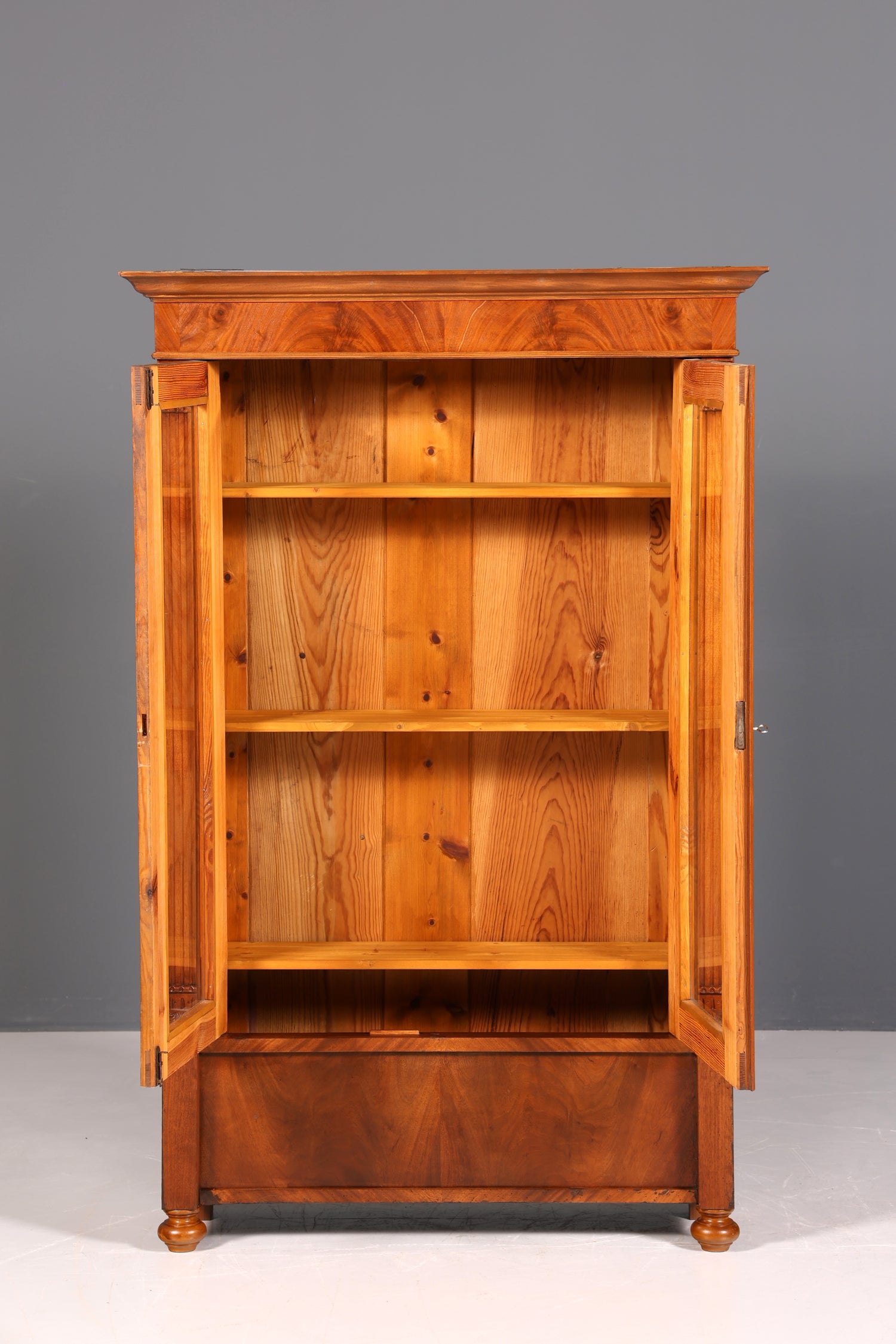 F860 Finish cm Edler Gründerzeit Vitrine um 1880 Schrank Antik Jugendstil Nussbaum Bücherregal