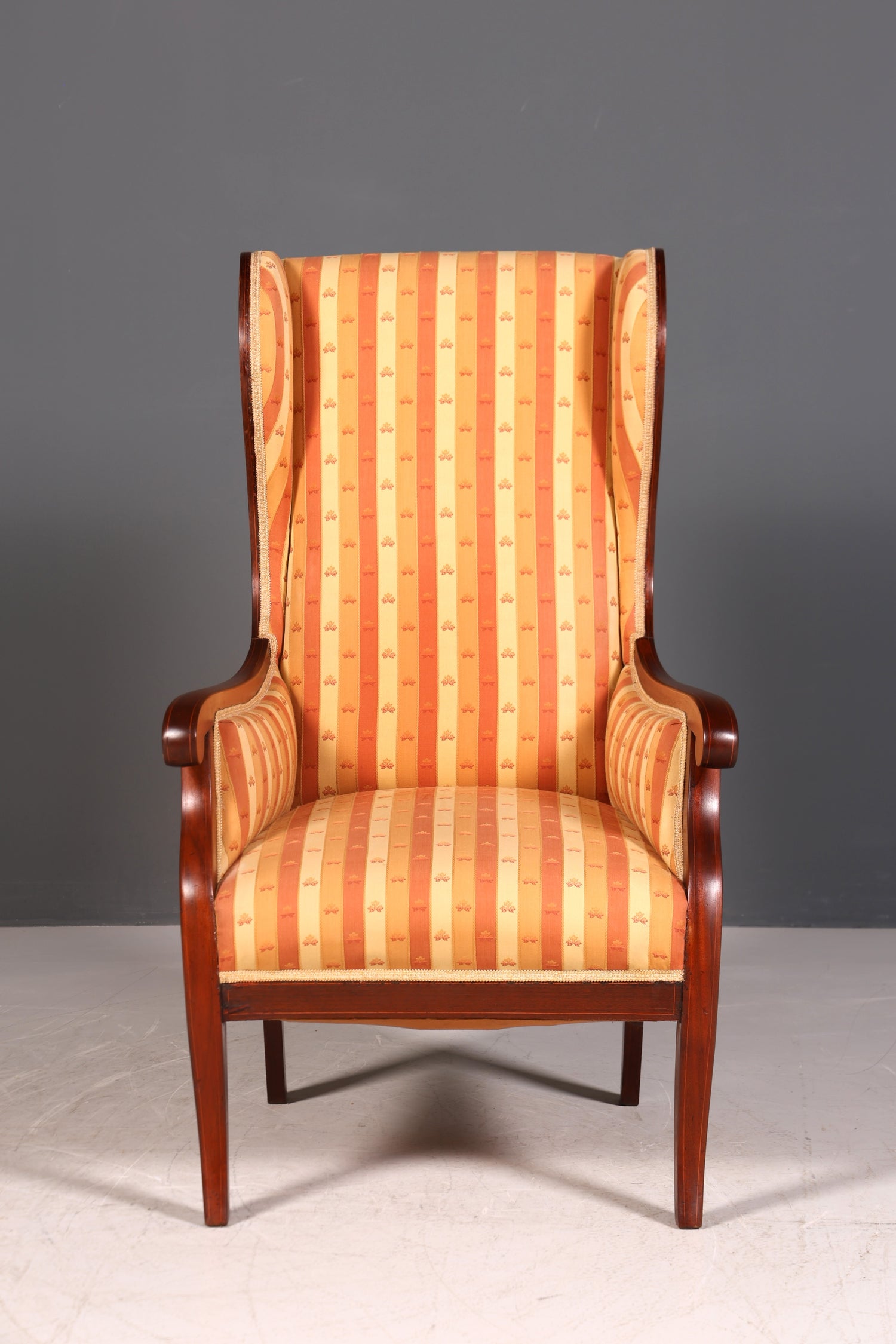 G013 Finish Ohrenbackensessel Biedermeier Englisch