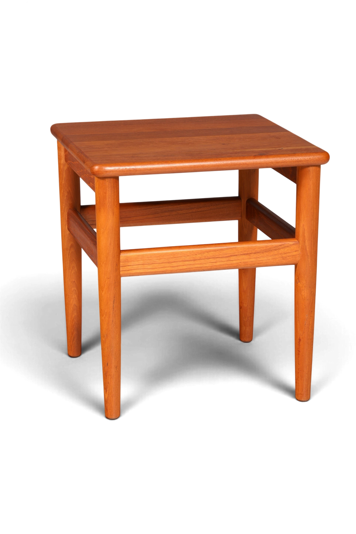 Hauptstadt Möblerei Mid-Century Beistelltisch aus Teakholz im dänischen Design mit quadratischer Platte