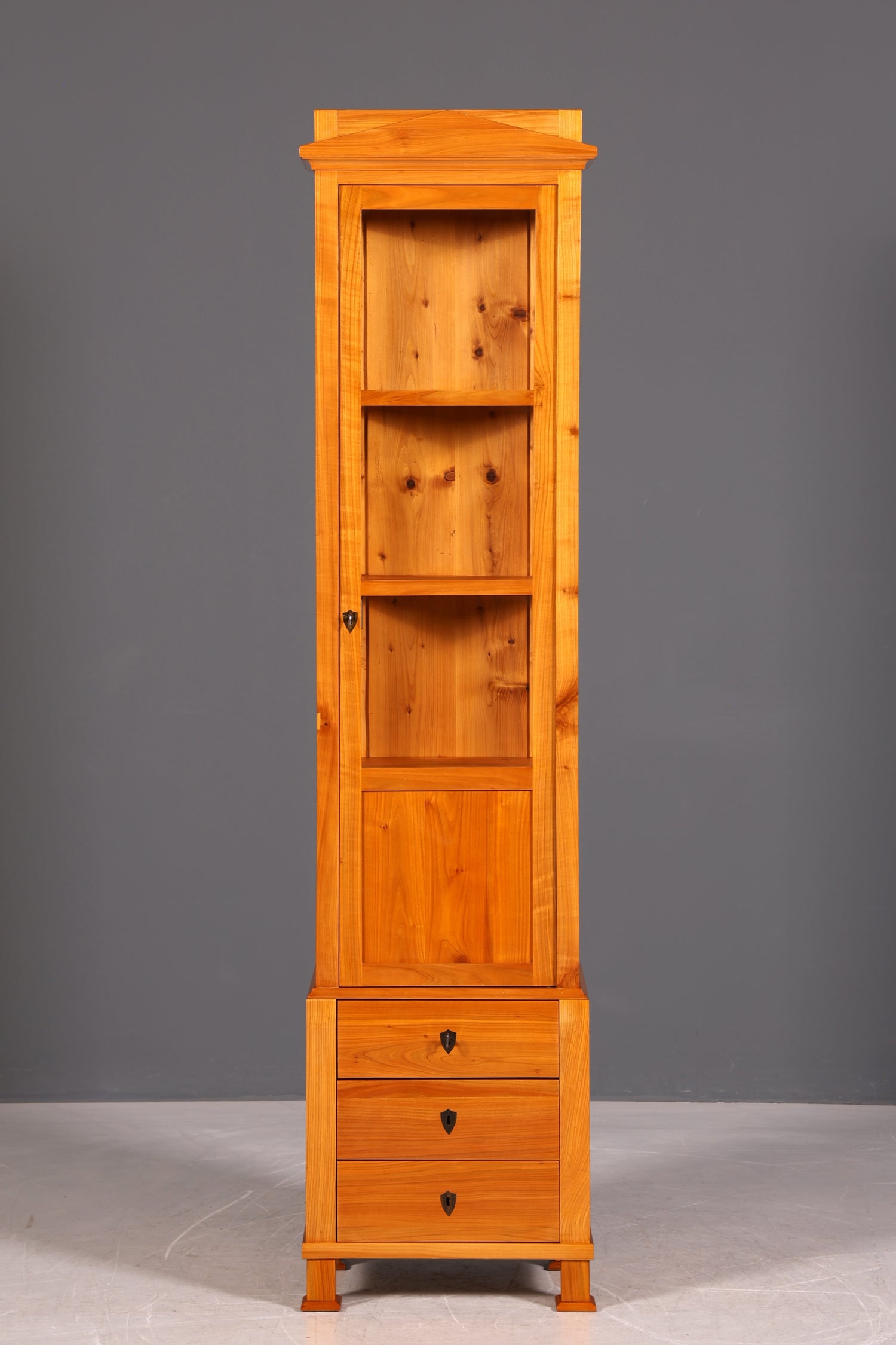 G077 Finish Antik04 falsche Beschreibung - (Biedermeier Vitrine- preis muss ich noch recherchieren)