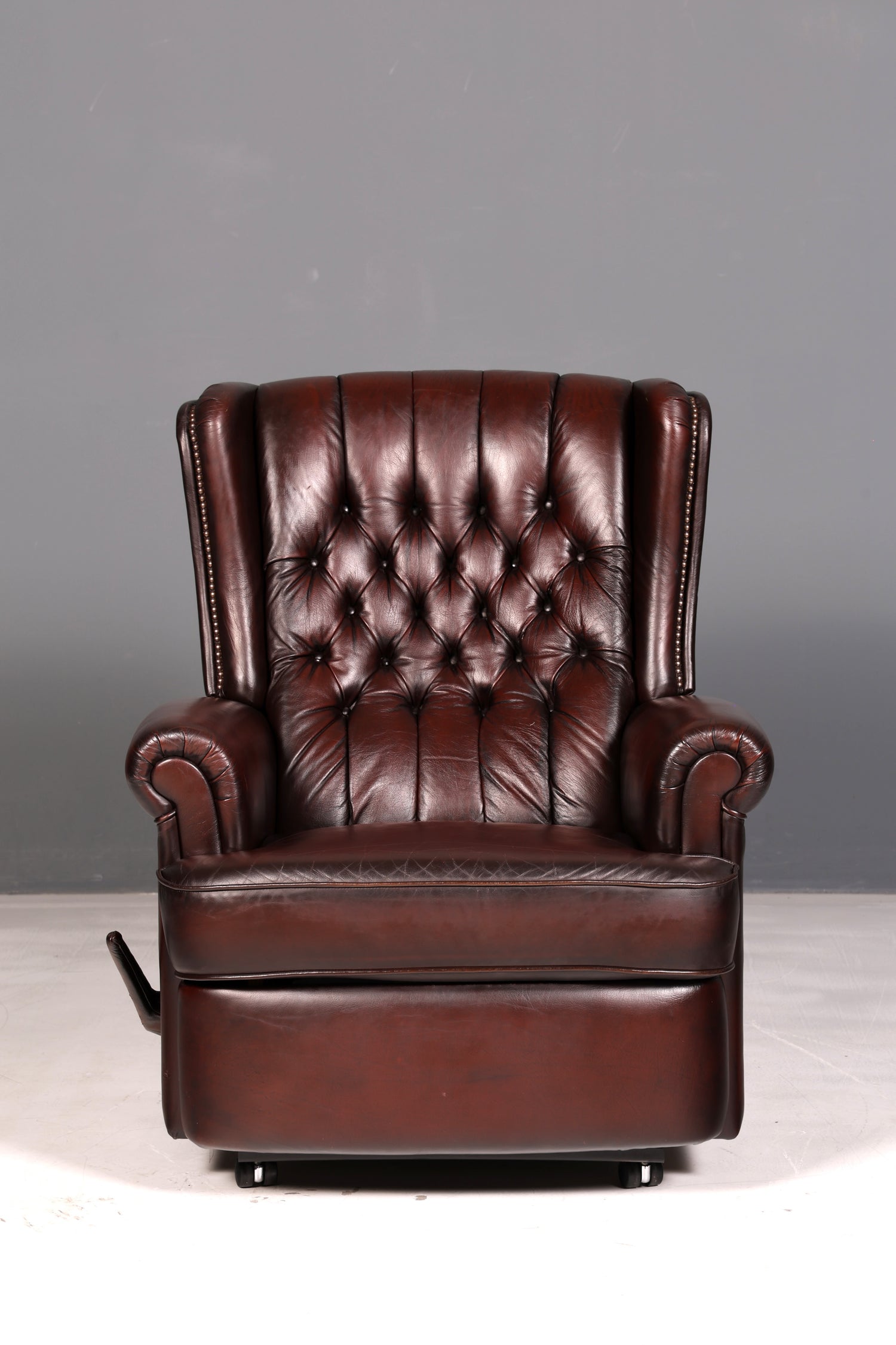 Edler Chesterfield Ohrensessel Relaxsessel Echtleder Braun Fernsehsessel Ruhesessel Ledersessel