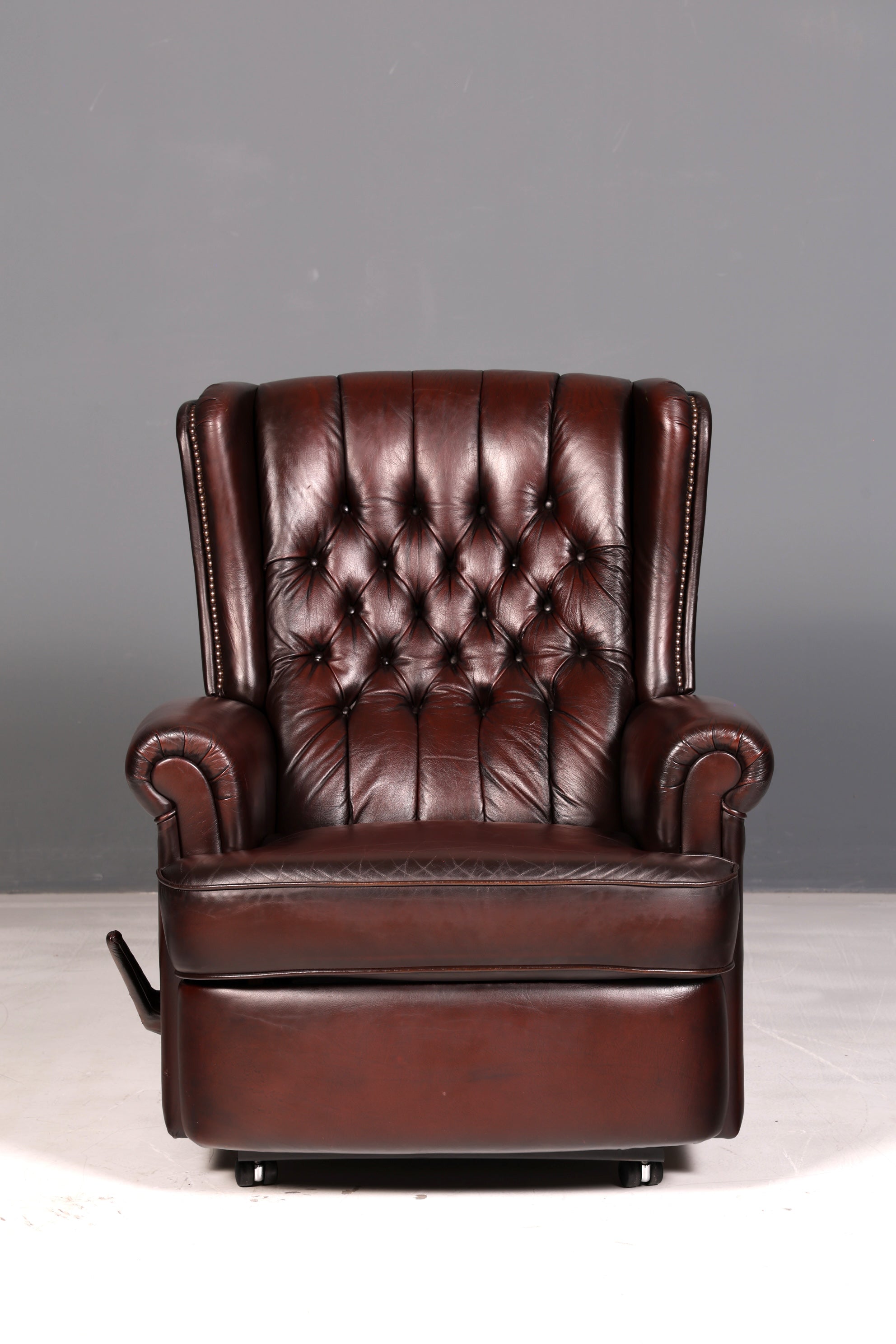 Edler Chesterfield Ohrensessel Relaxsessel Echtleder Braun Fernsehsessel Ruhesessel Ledersessel