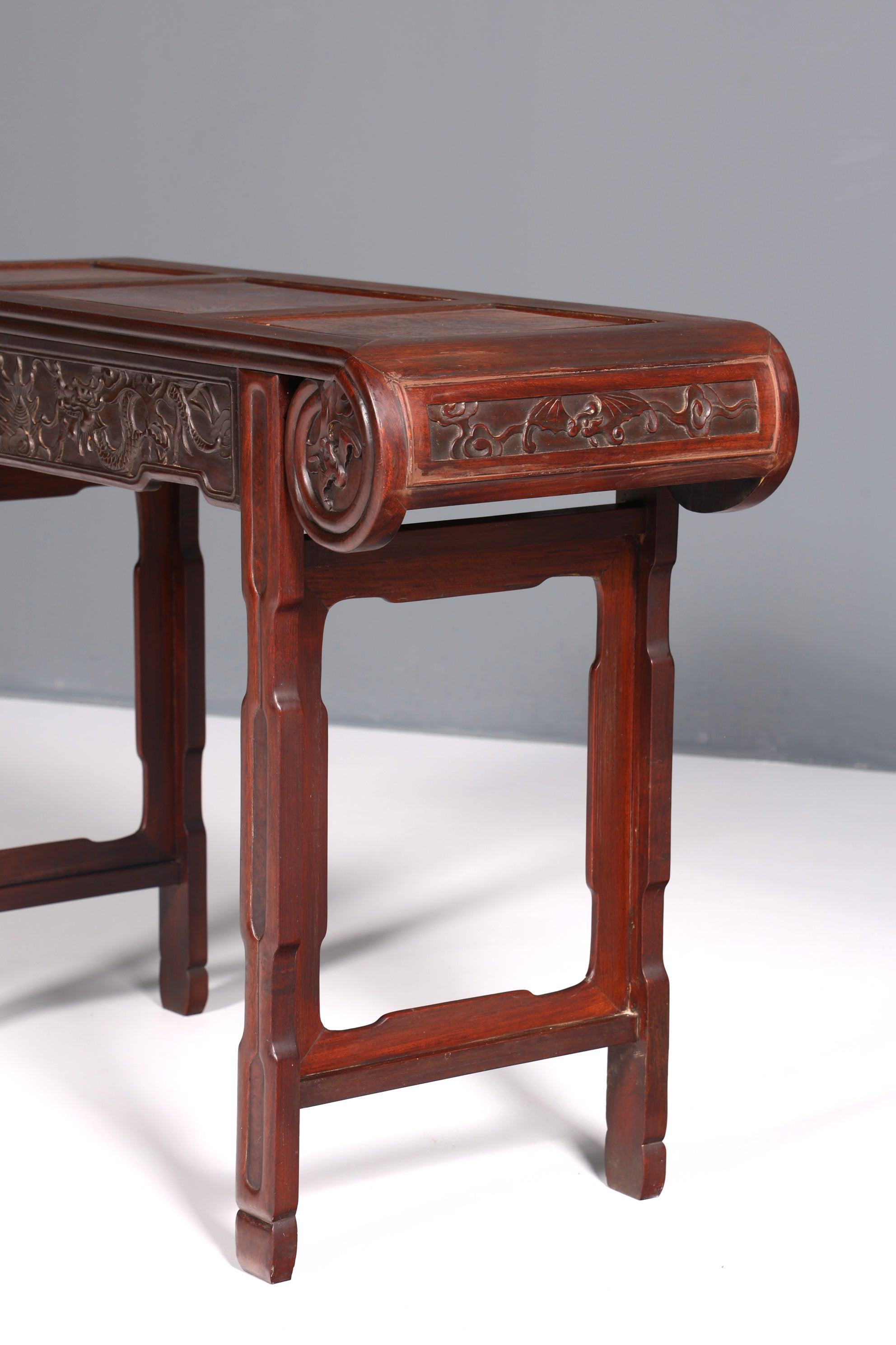 Traumhafte Chinesische Konsole China Tisch mit Asiatischen Motiven Ablagetisch Beistelltisch