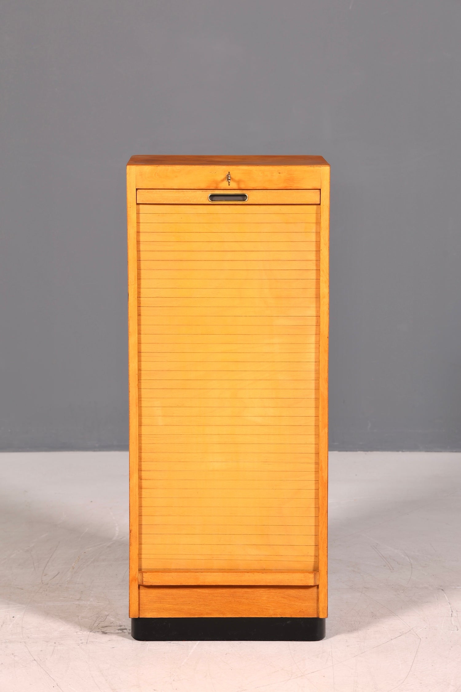 Wunderschöner Mid Century Rollladenschrank Bauhaus Aktenschrank Art Deco Büroschrank Apothekerschrank