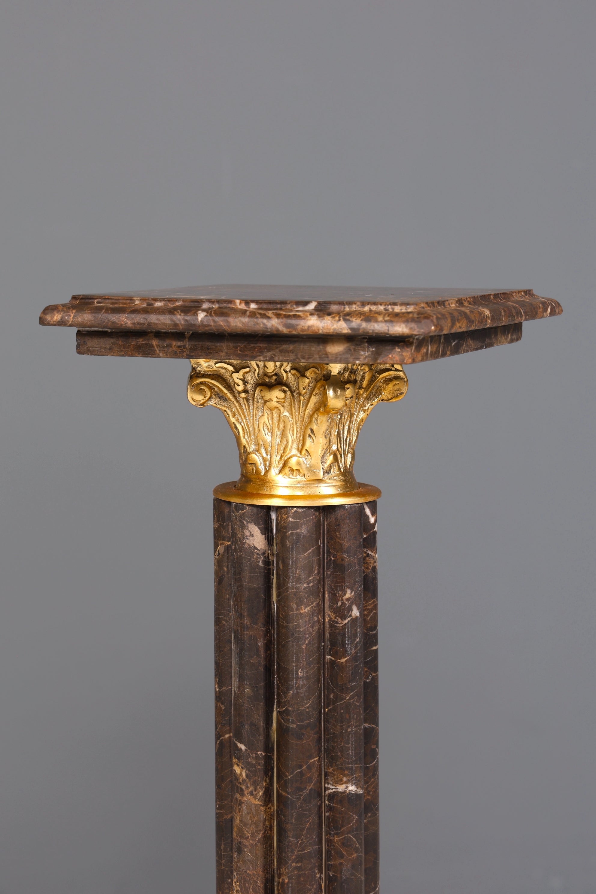 Traumhafte Barock Stil Säule Louis XV Marmor Blumensäule Naturstein Sockel Ablage