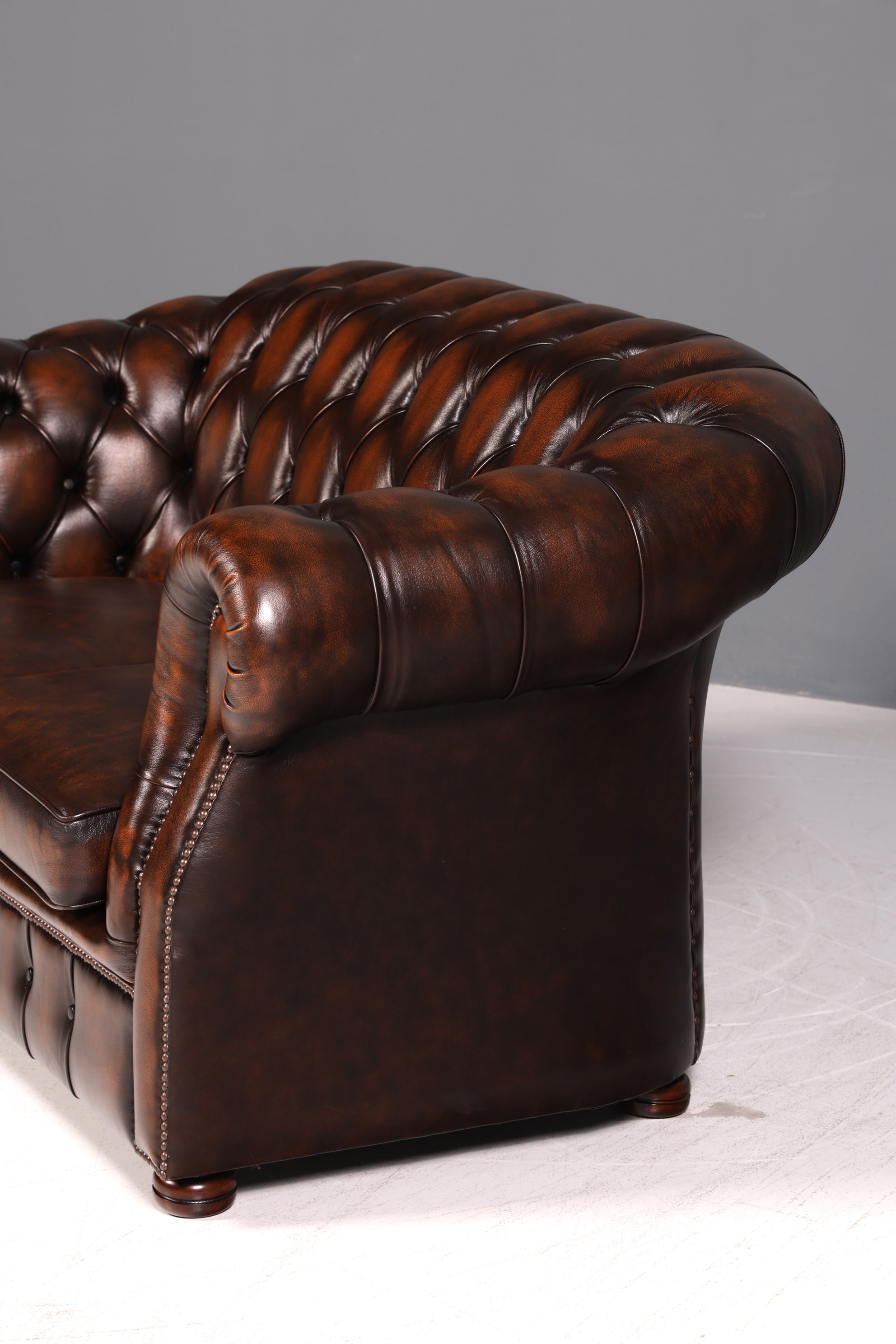 Beautiful Original Chesterfield Centurion 2-Seater Couch Real Leather Sofa English UK Leather Sofa Antique