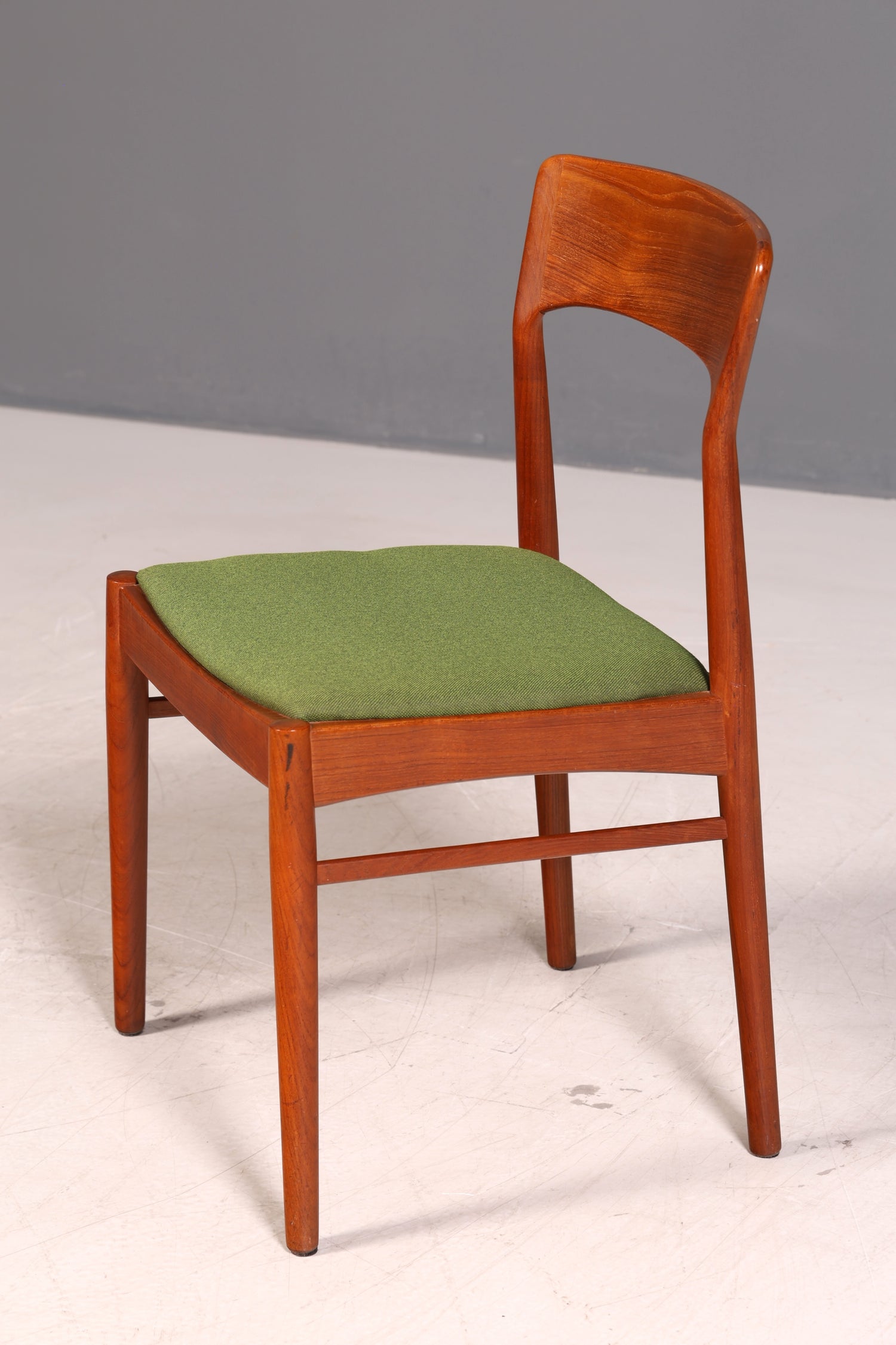Mid Century Esszimmerstuhl Teakholz Henning Kjærnulf Korup Stolefabrik 60er Dänisch