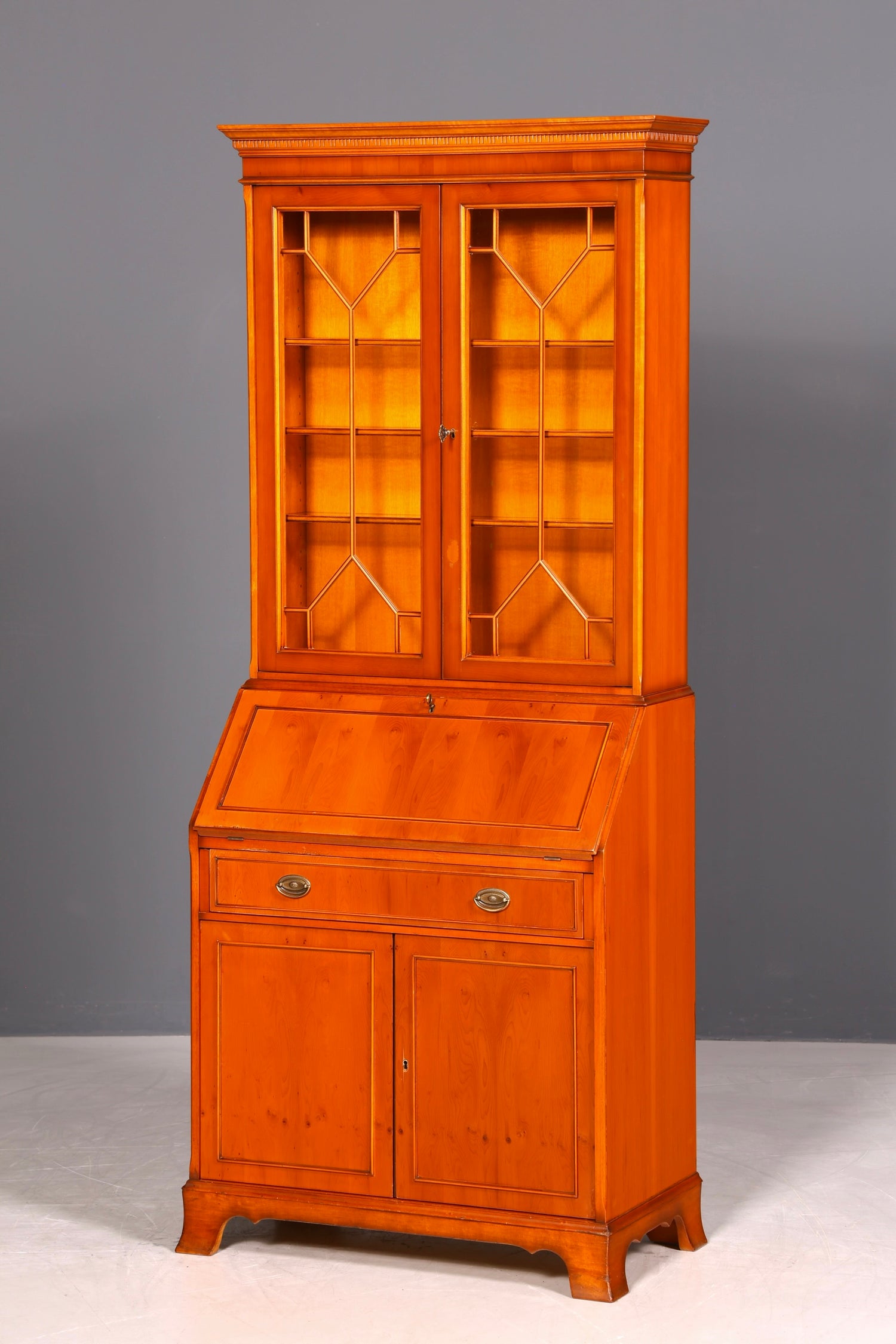 G581 Finish Stilvoller Englischer Sekretär Original Heldense Büro Aufsatzsekretär Eibe Antik 60S Vitrinen Schrank UK (Kopie)