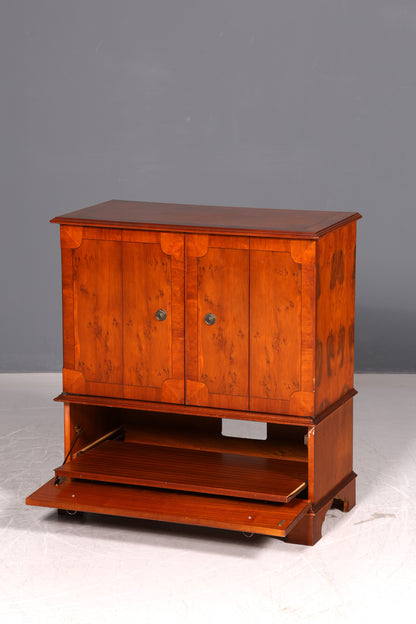 Edler Englischer TV-Schrank Eibe Vertiko Fernsehschrank 60s Schrank Kommode Vintage