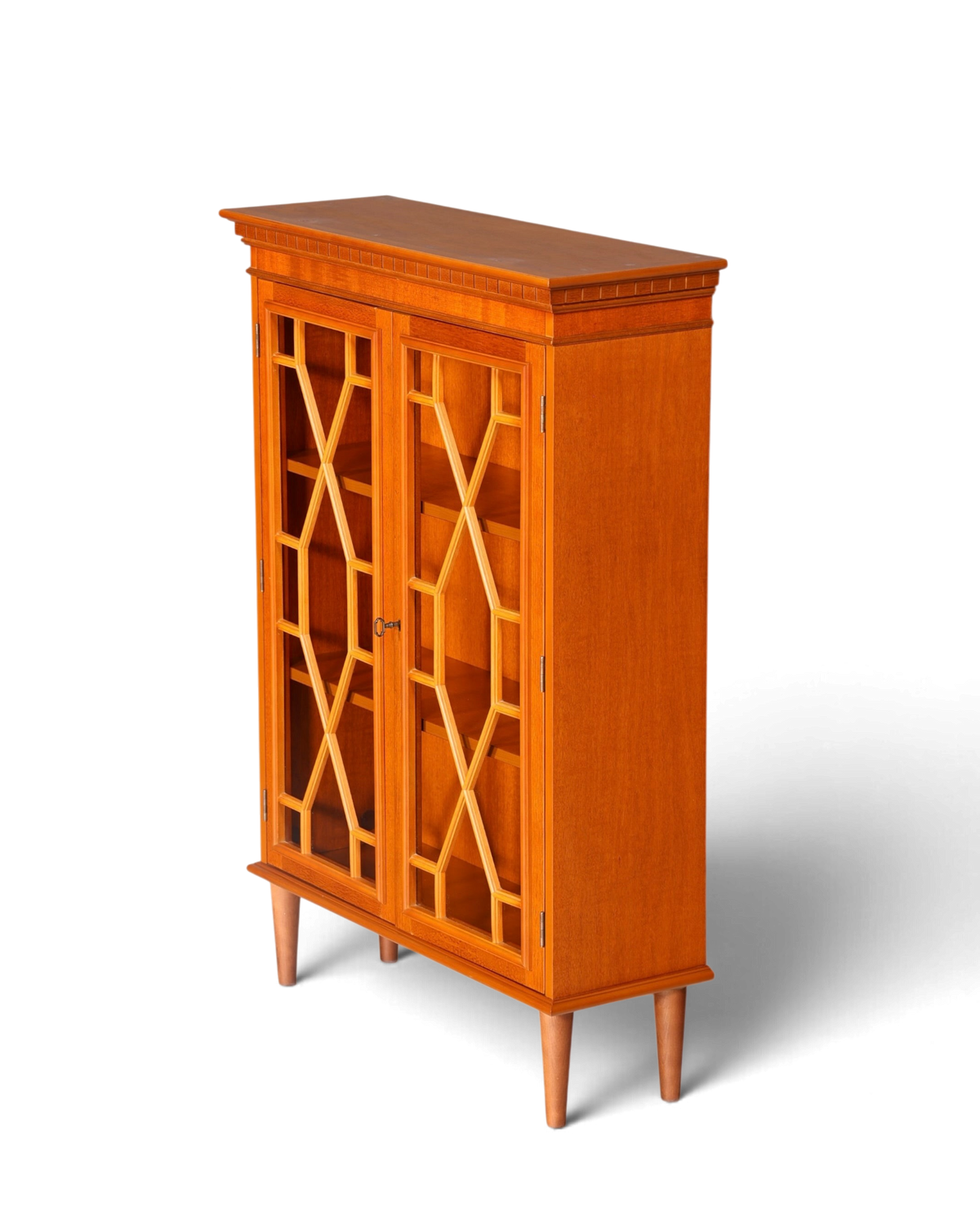 Hauptstadt Möblerei englische Vitrine aus Eibenholz mit verglaster Gittertür und höhenverstellbaren Regalböden