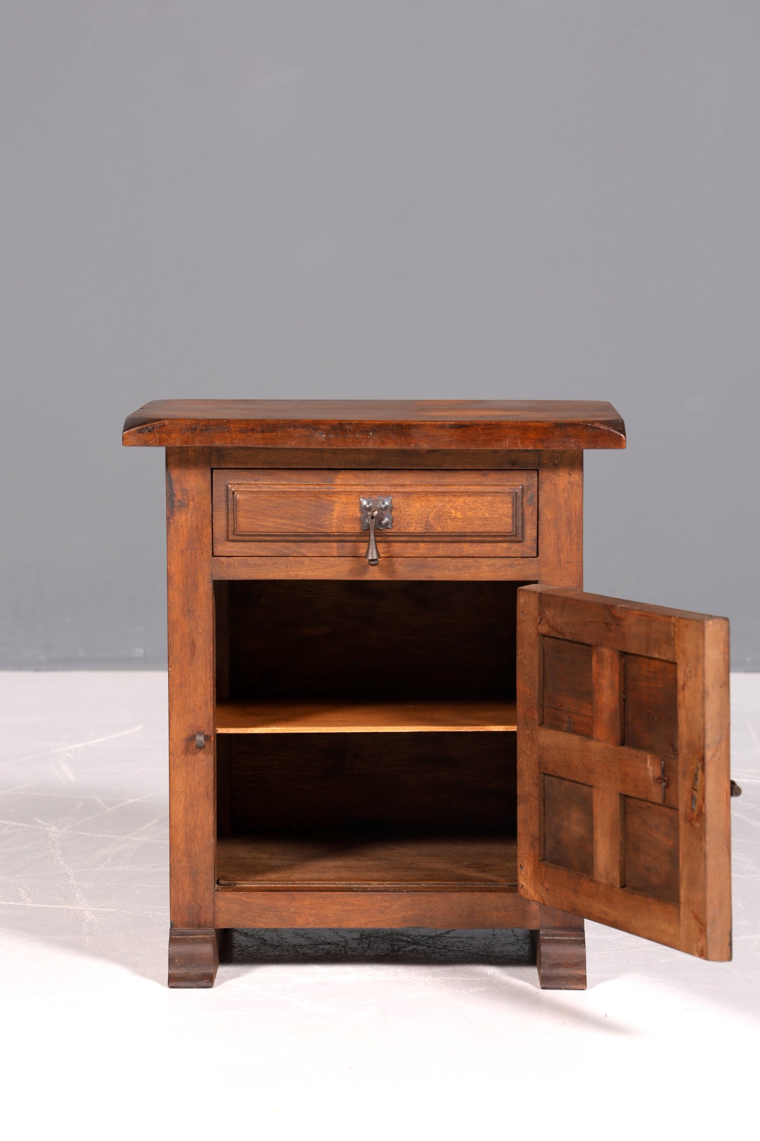 Wunderschöne Spanische Kommode echt Holz Nachttisch Kommode rustikaler Nightstand