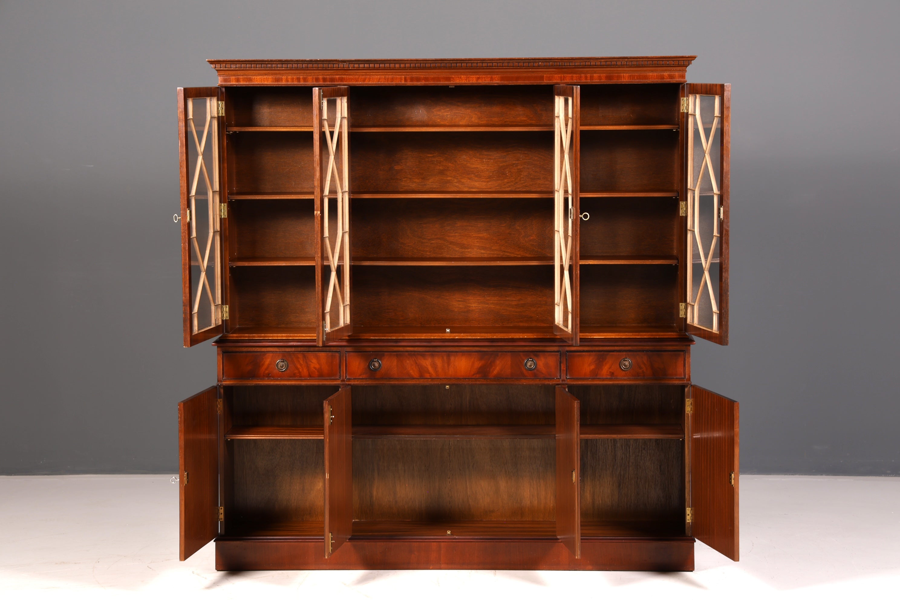 Wunderschöne Englische Vitrine Mahagoni Bibliothek Bücherschrank Buffet Schrank Antik Glasvitrine Vintage