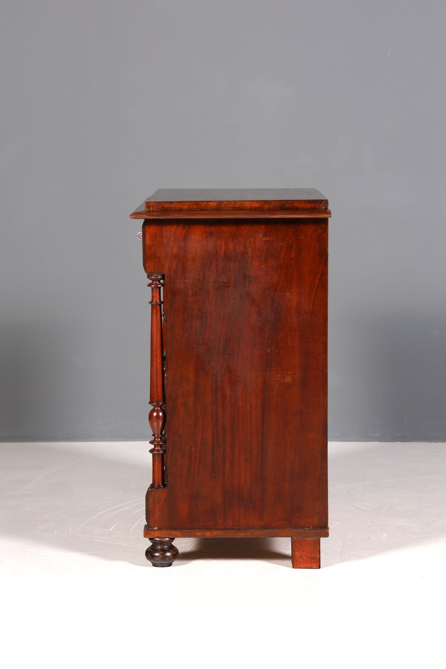 Wunderschöne Gründerzeit Kommode Louis Philippe Nussbaum Schubladenkommode um 1880