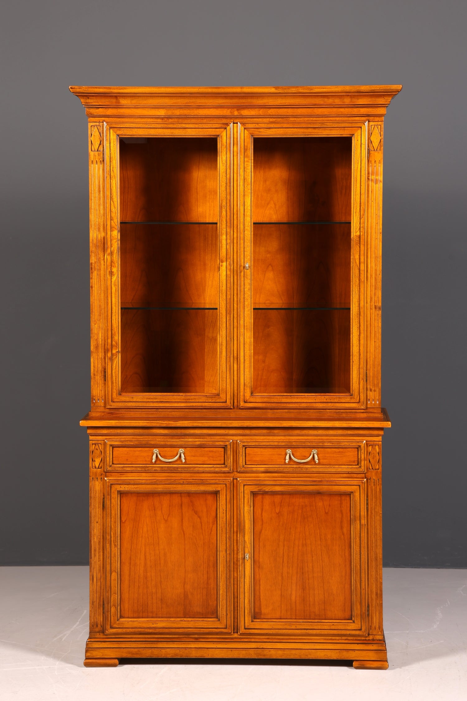 Edle Original Selva Vitrine Antik Stil massiv Holz Buffet Villa Borghese Schrank Bibliothek